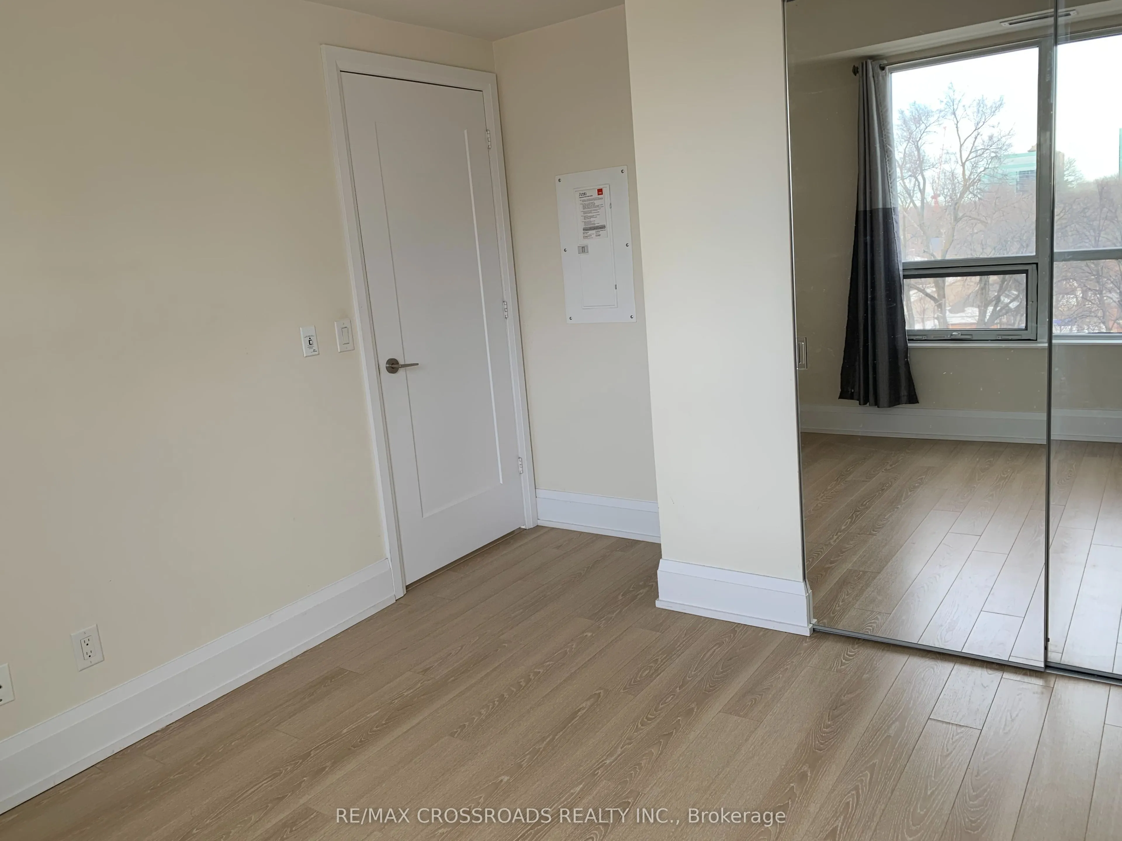 120 Harrison Garden Boulevard, #525