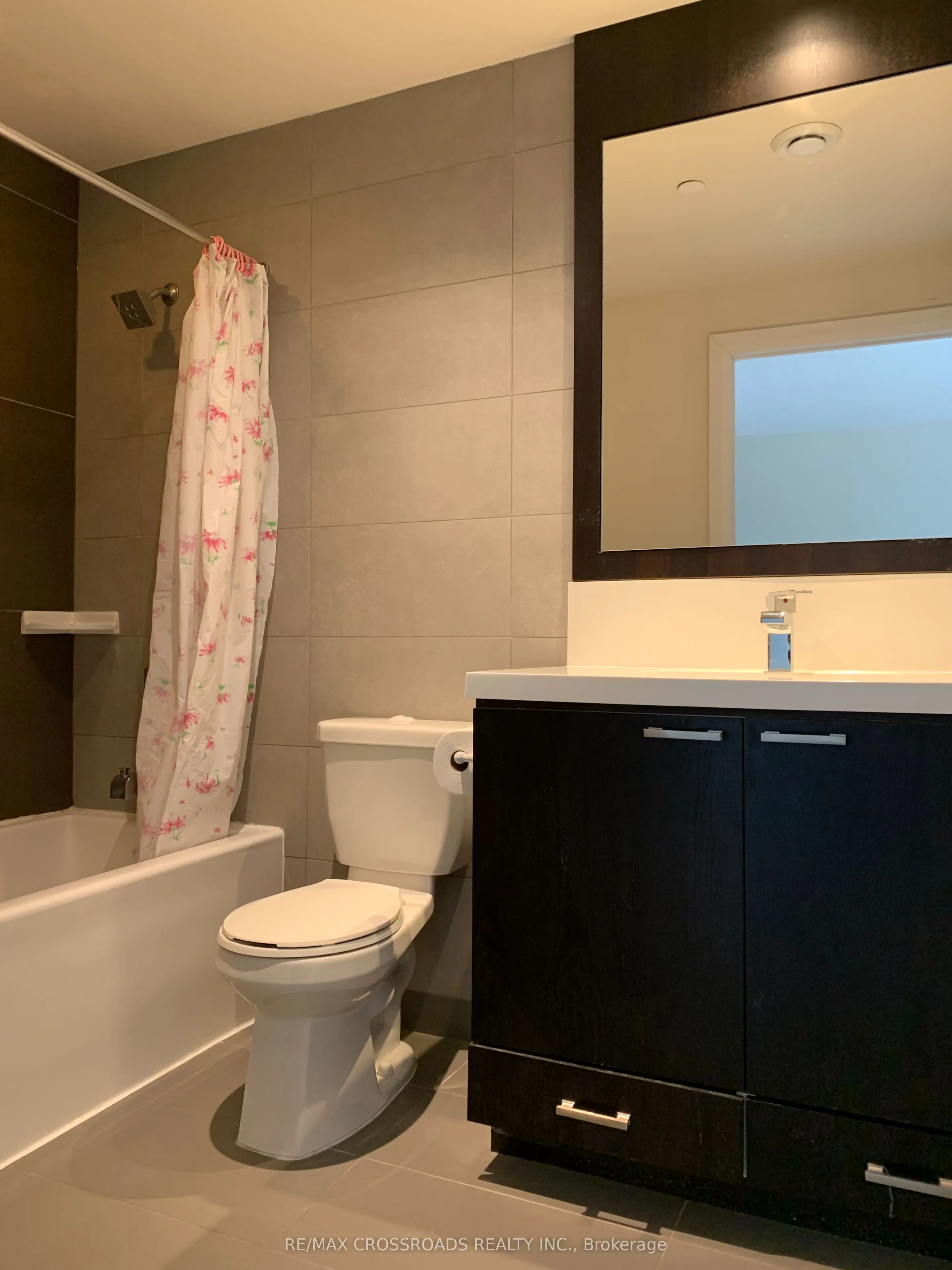 120 Harrison Garden Boulevard, #525