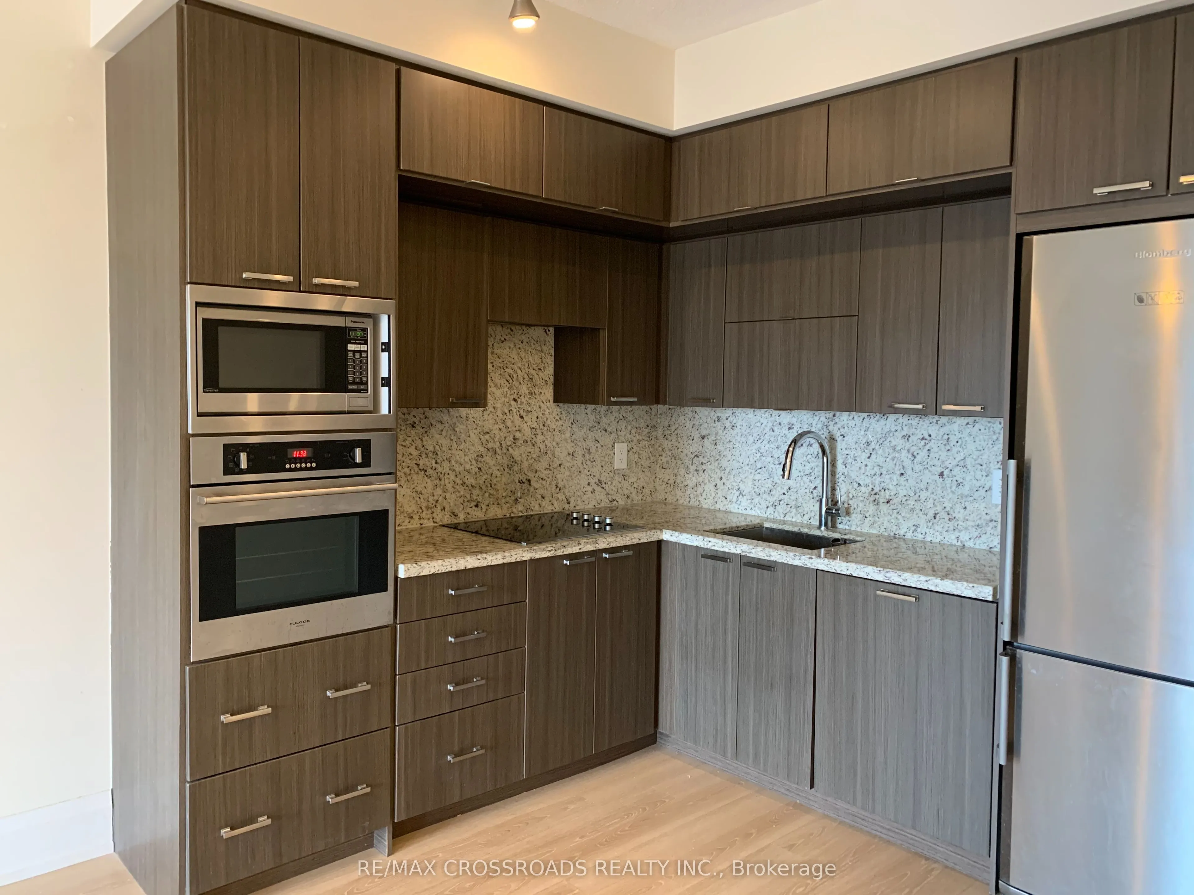120 Harrison Garden Boulevard, #525