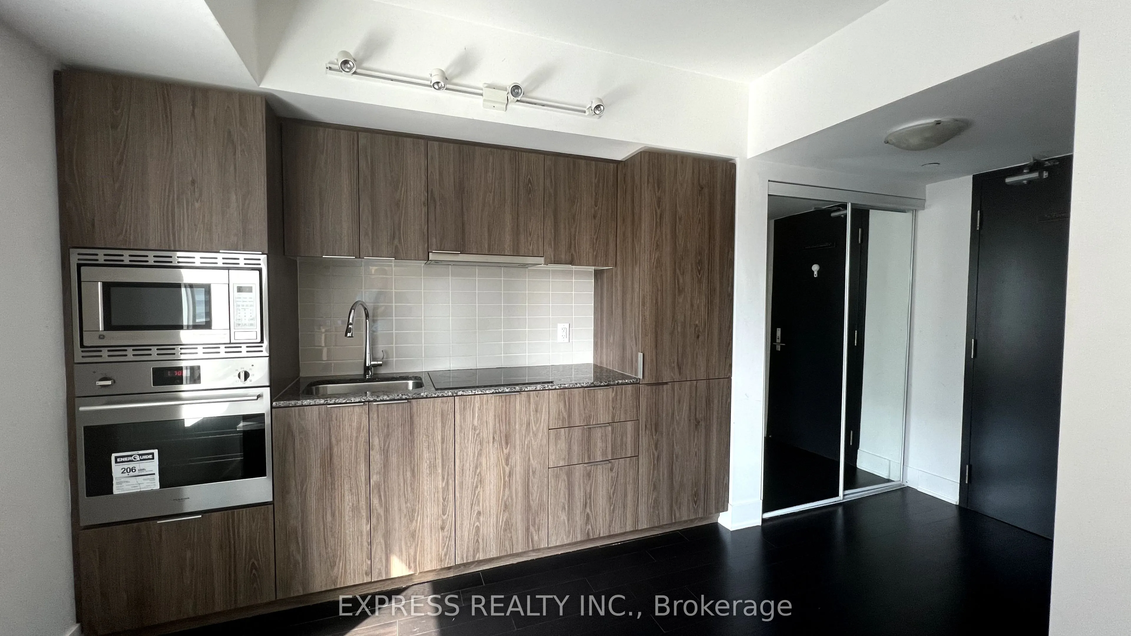 955 Bay Street, #1606