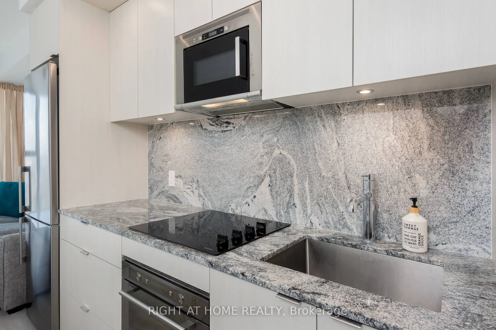 30 Inn On The Park Drive, #3101