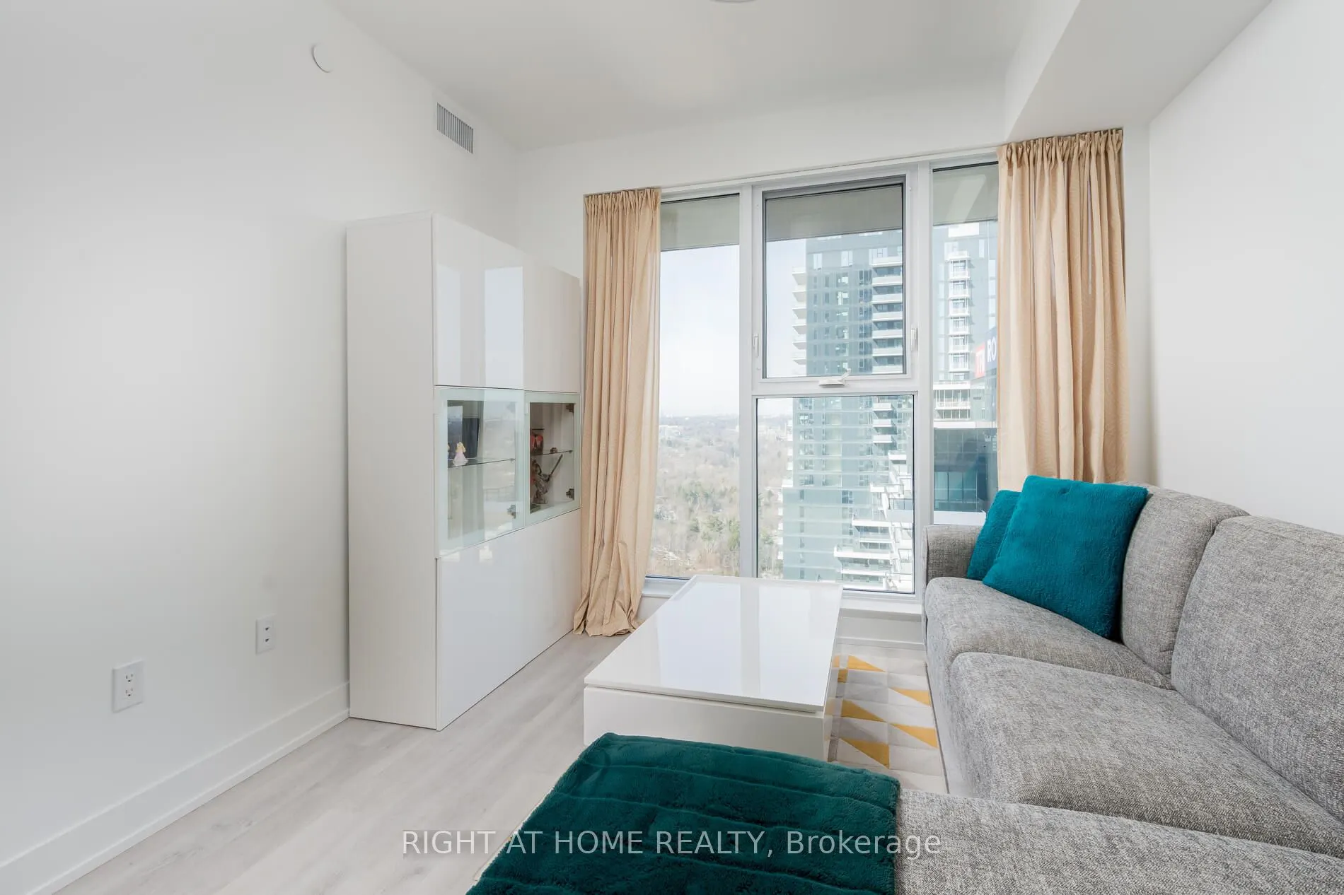 30 Inn On The Park Drive, #3101