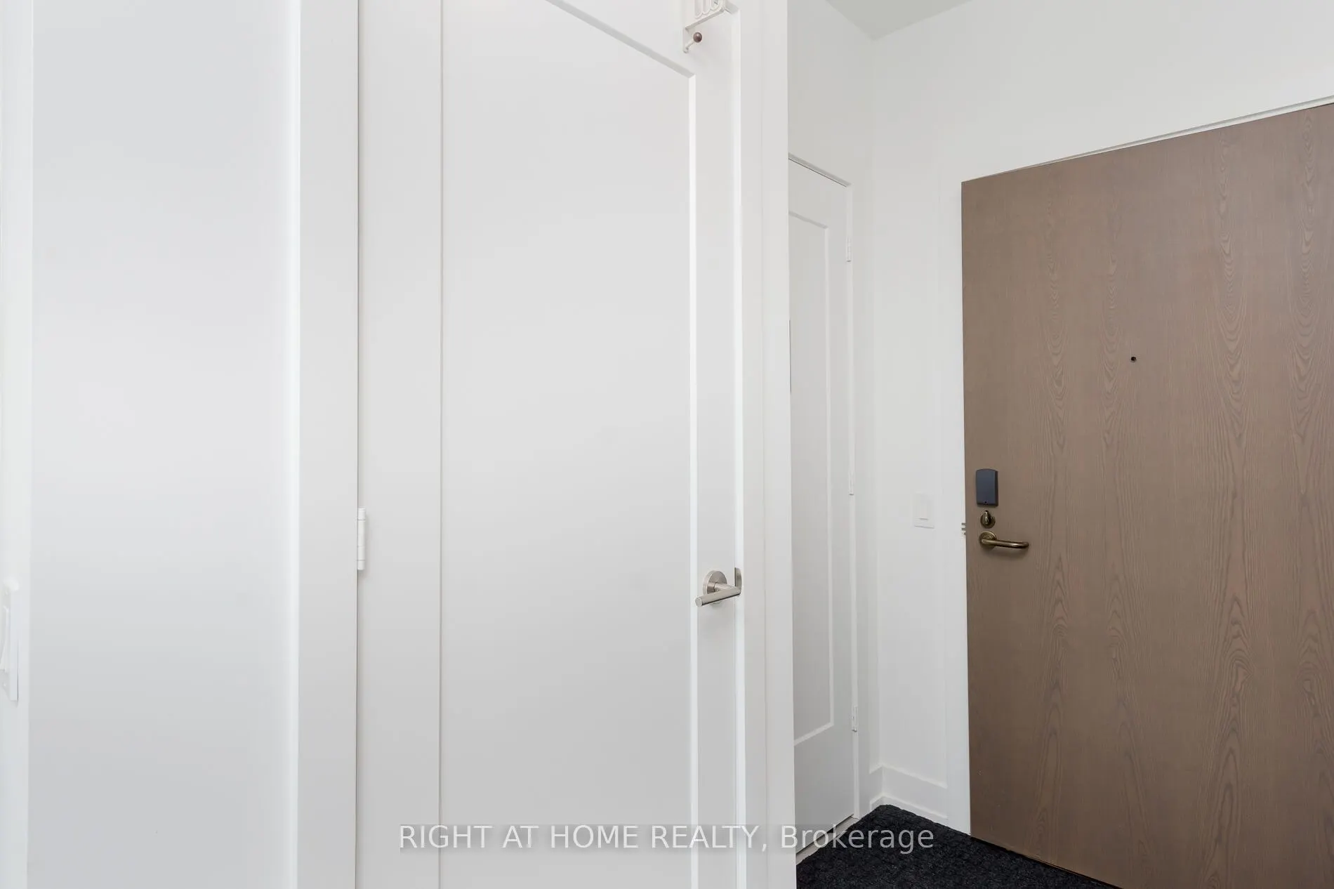 30 Inn On The Park Drive, #3101