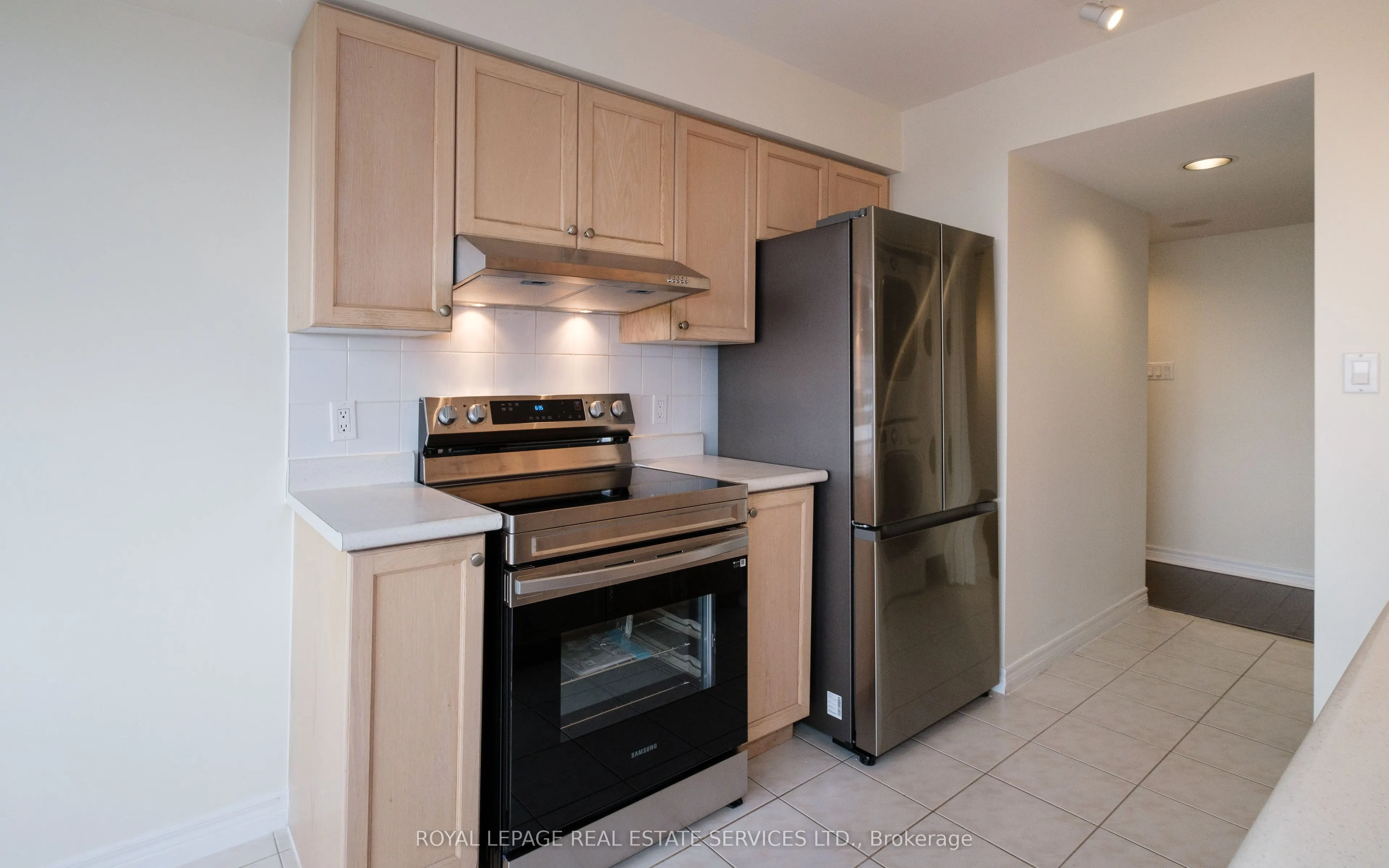 88 Grandview Way, #812