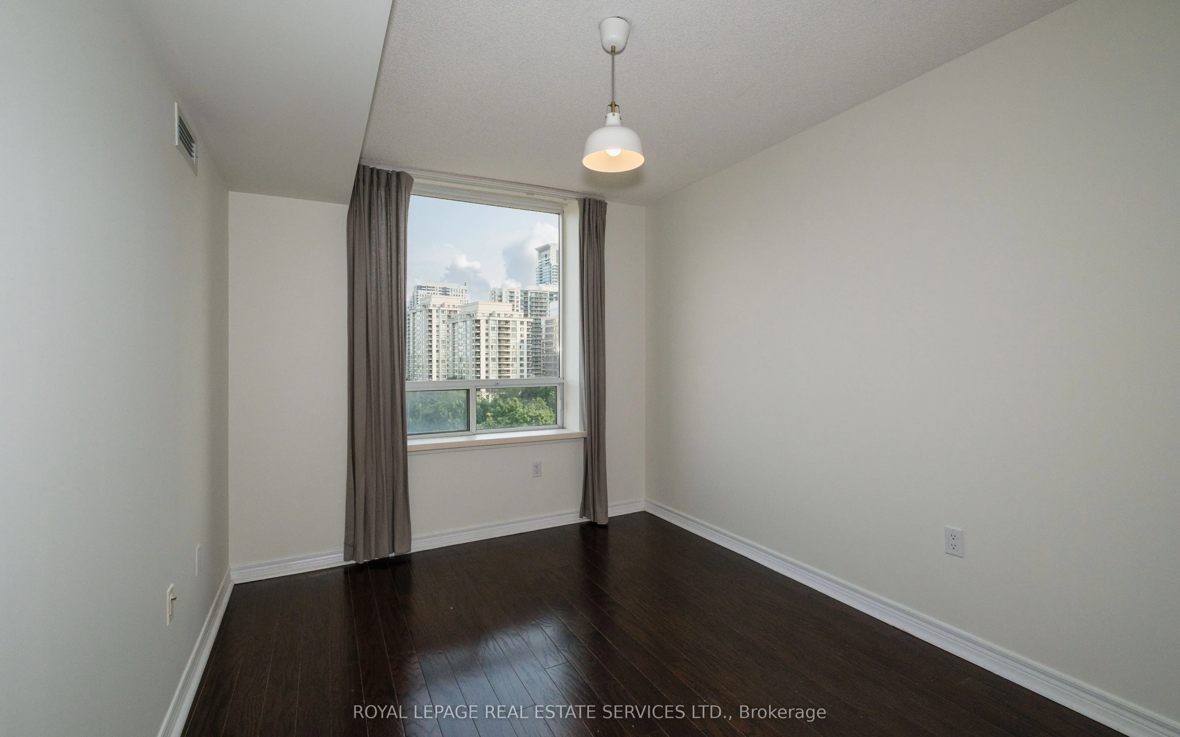 88 Grandview Way, #812