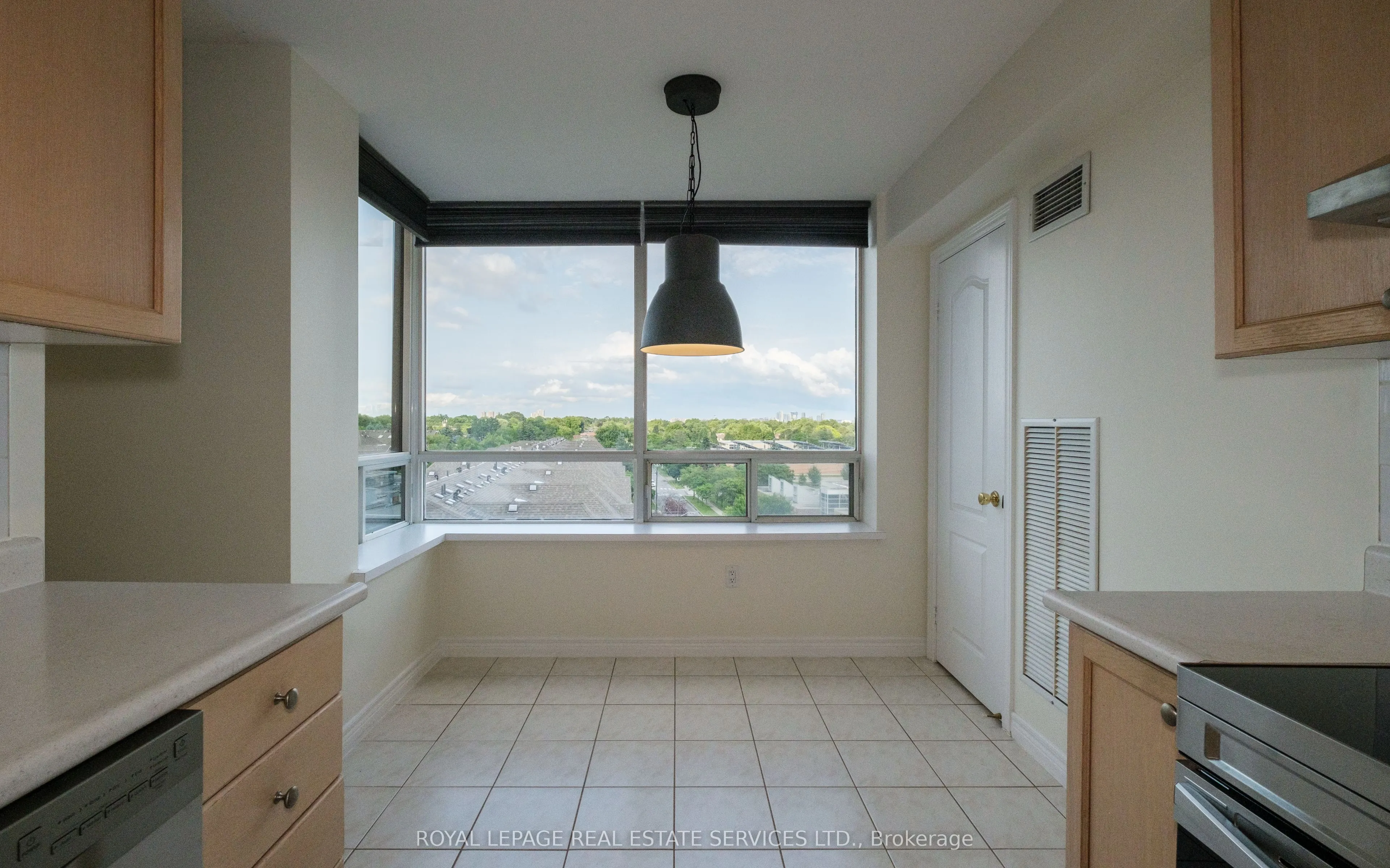 88 Grandview Way, #812
