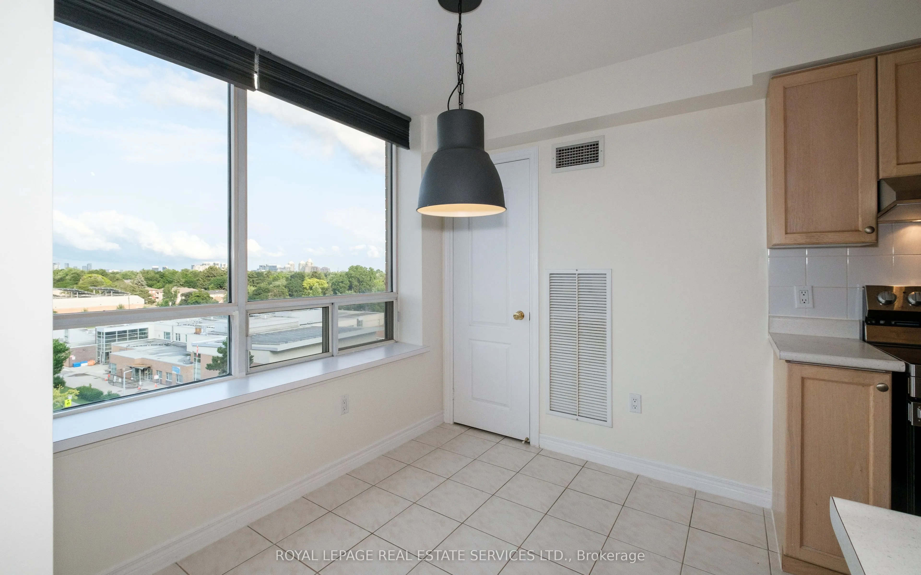 88 Grandview Way, #812