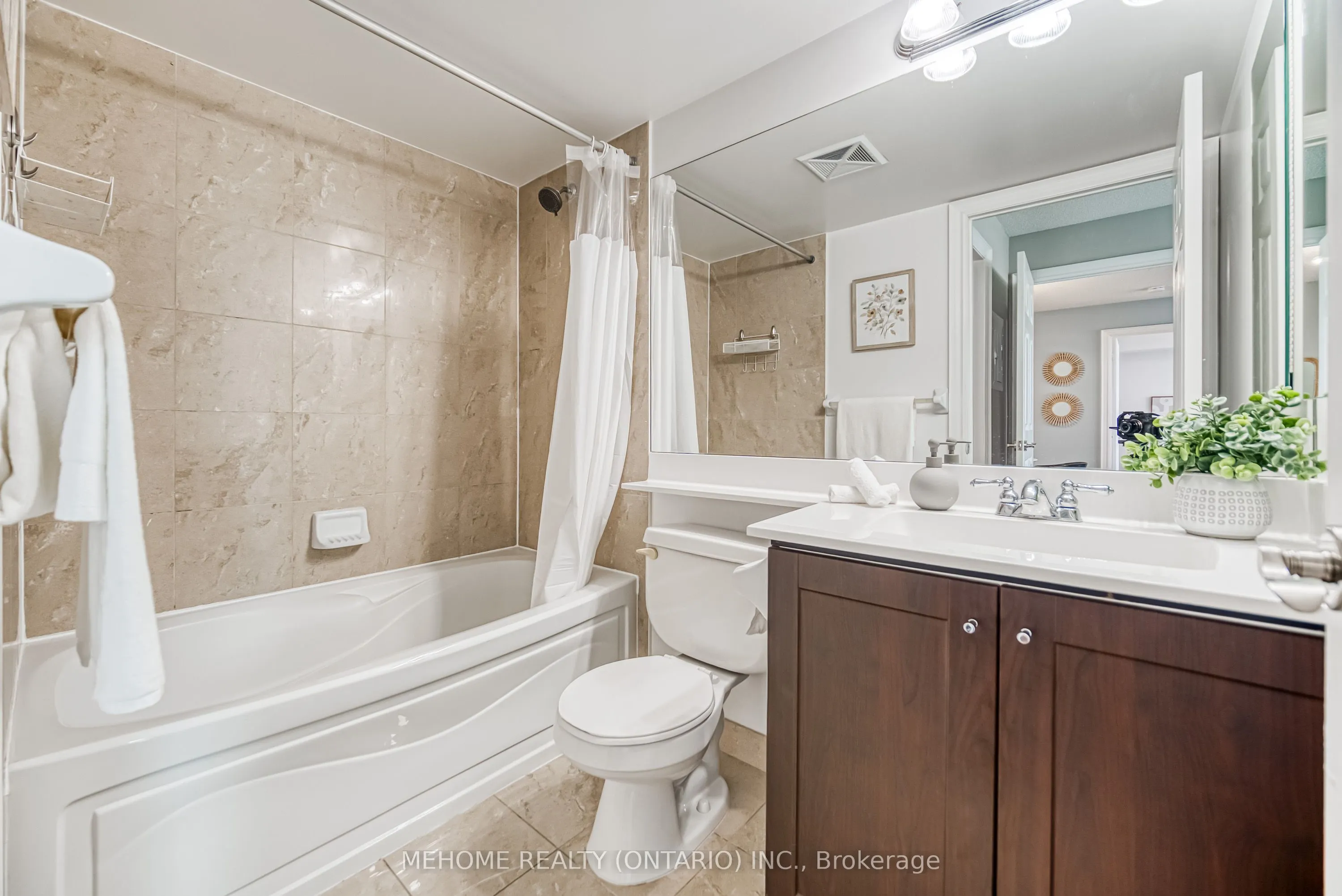 25 Greenview Avenue, #1025