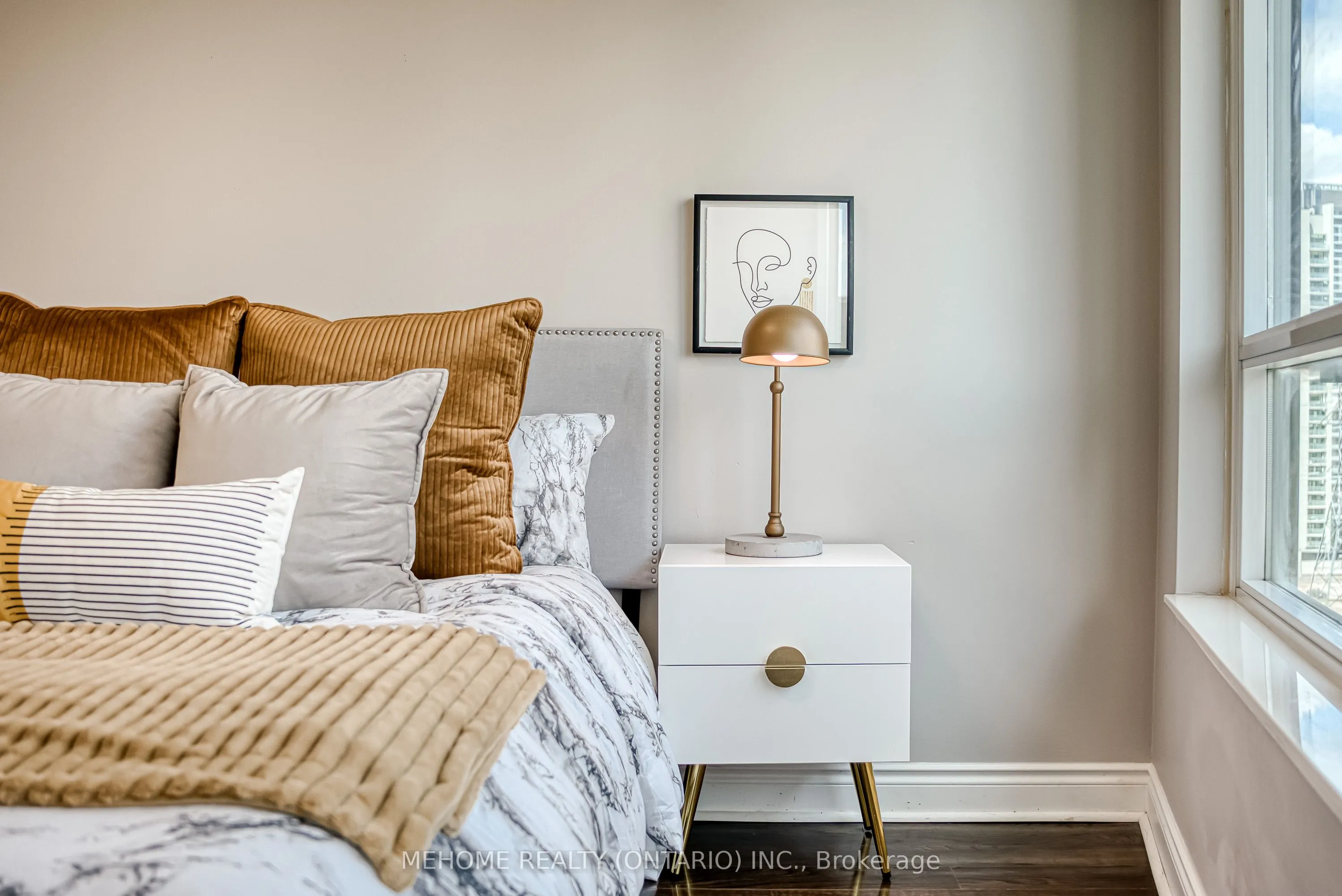 25 Greenview Avenue, #1025