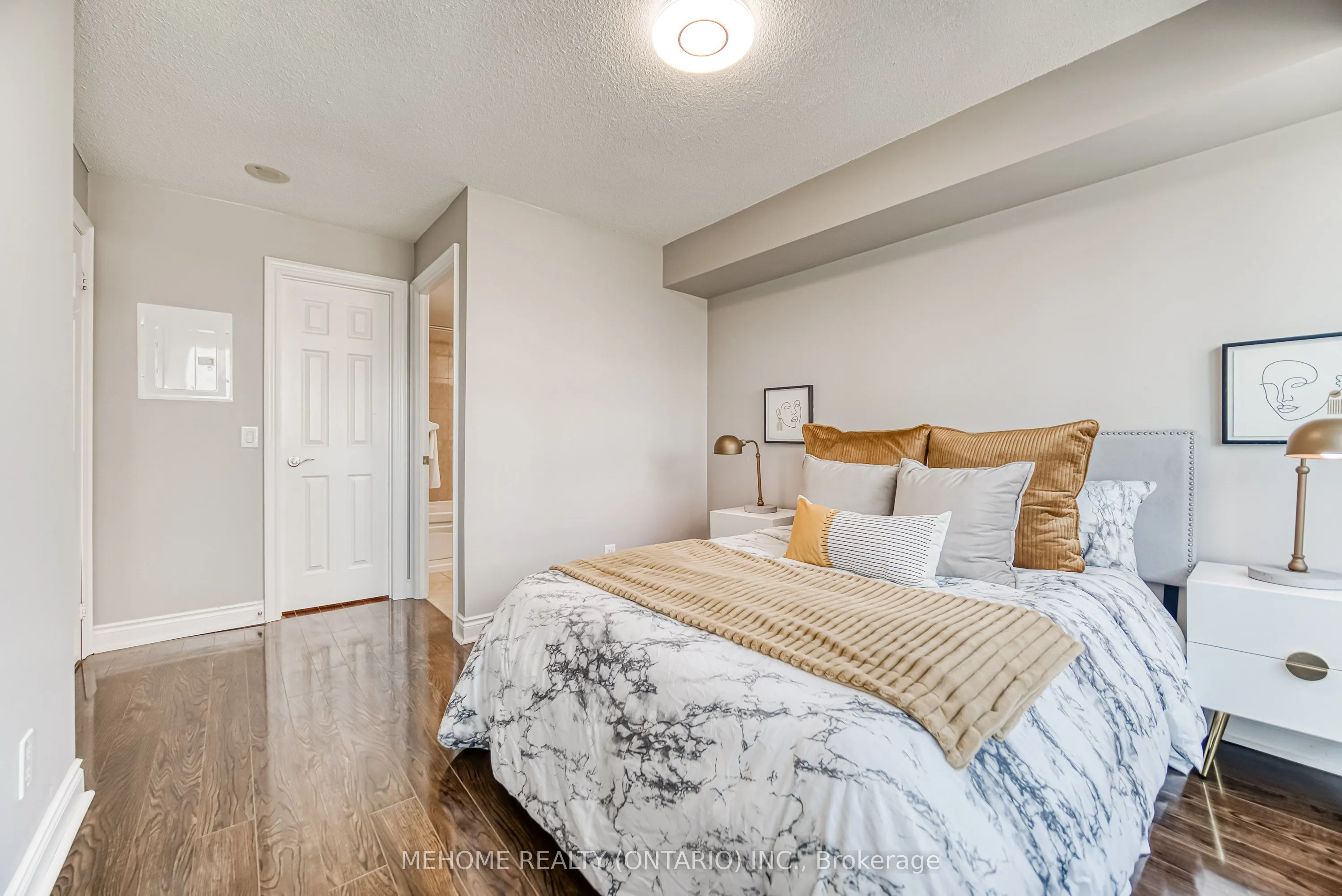 25 Greenview Avenue, #1025