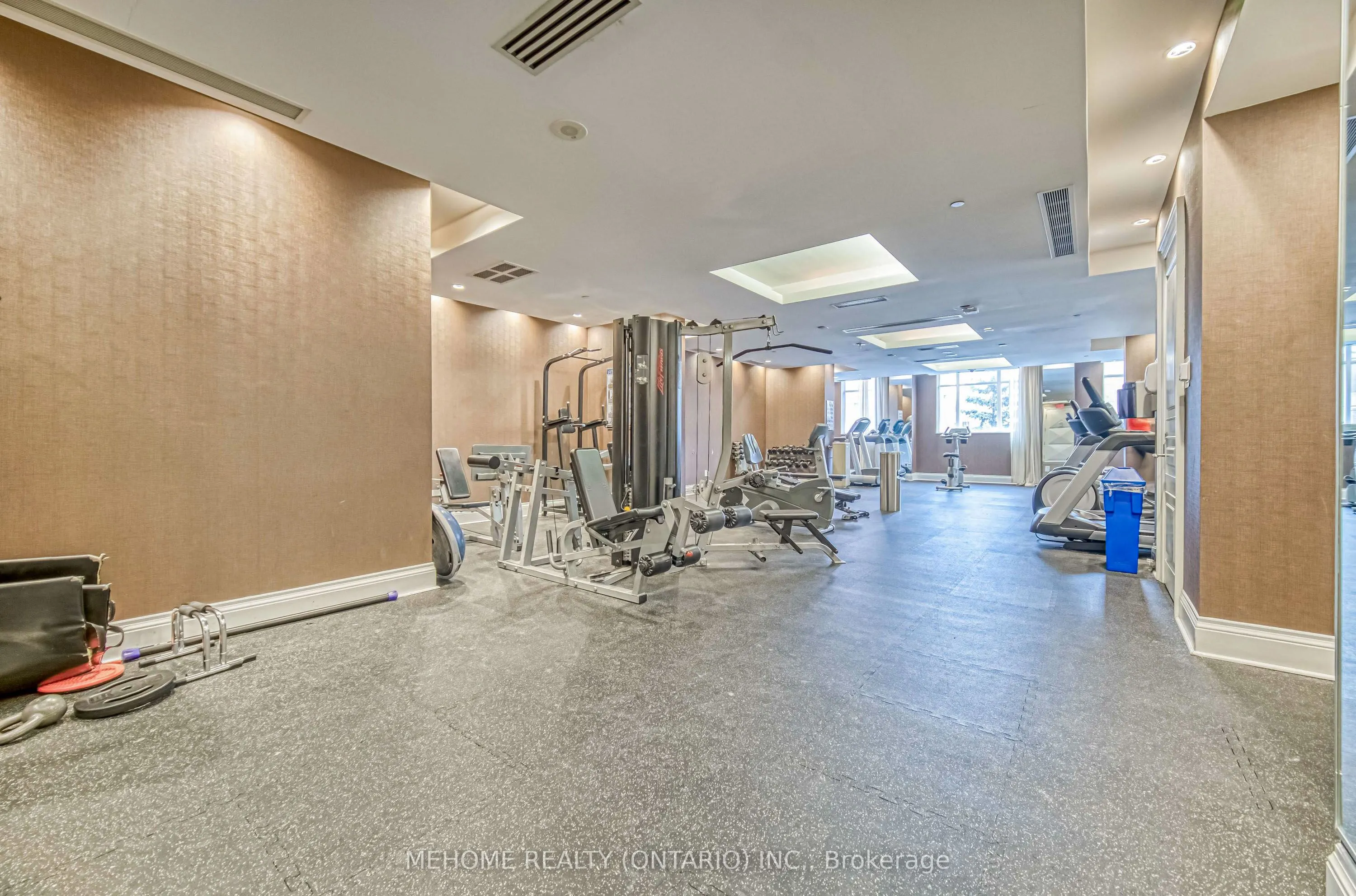 25 Greenview Avenue, #1025