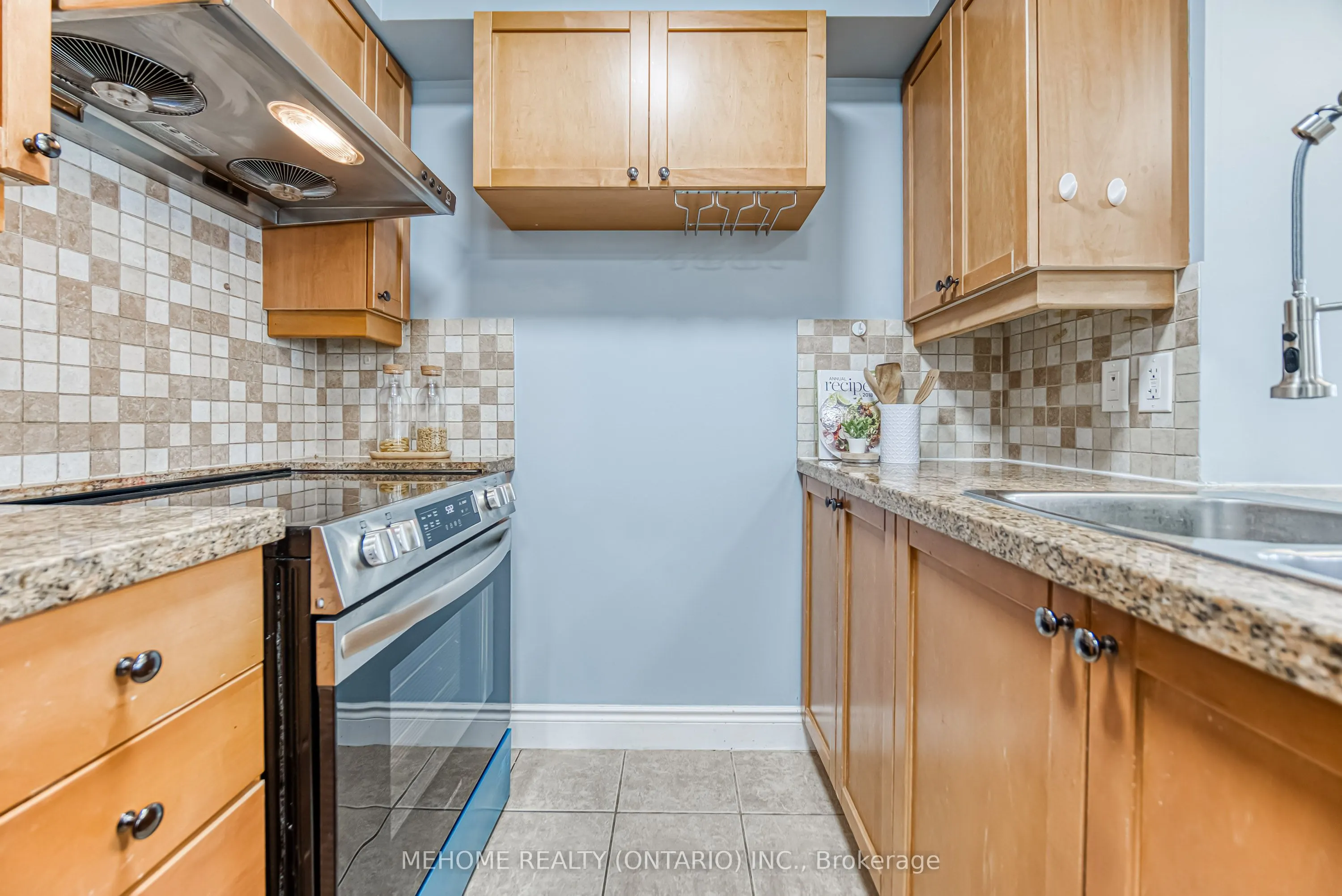 25 Greenview Avenue, #1025
