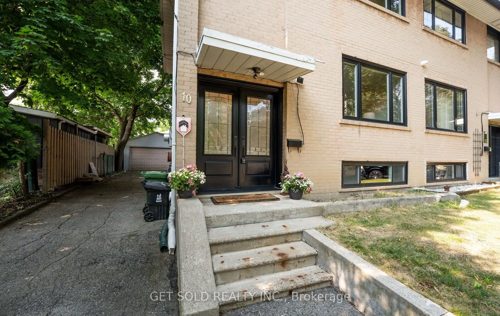 10 Dunboyne Court