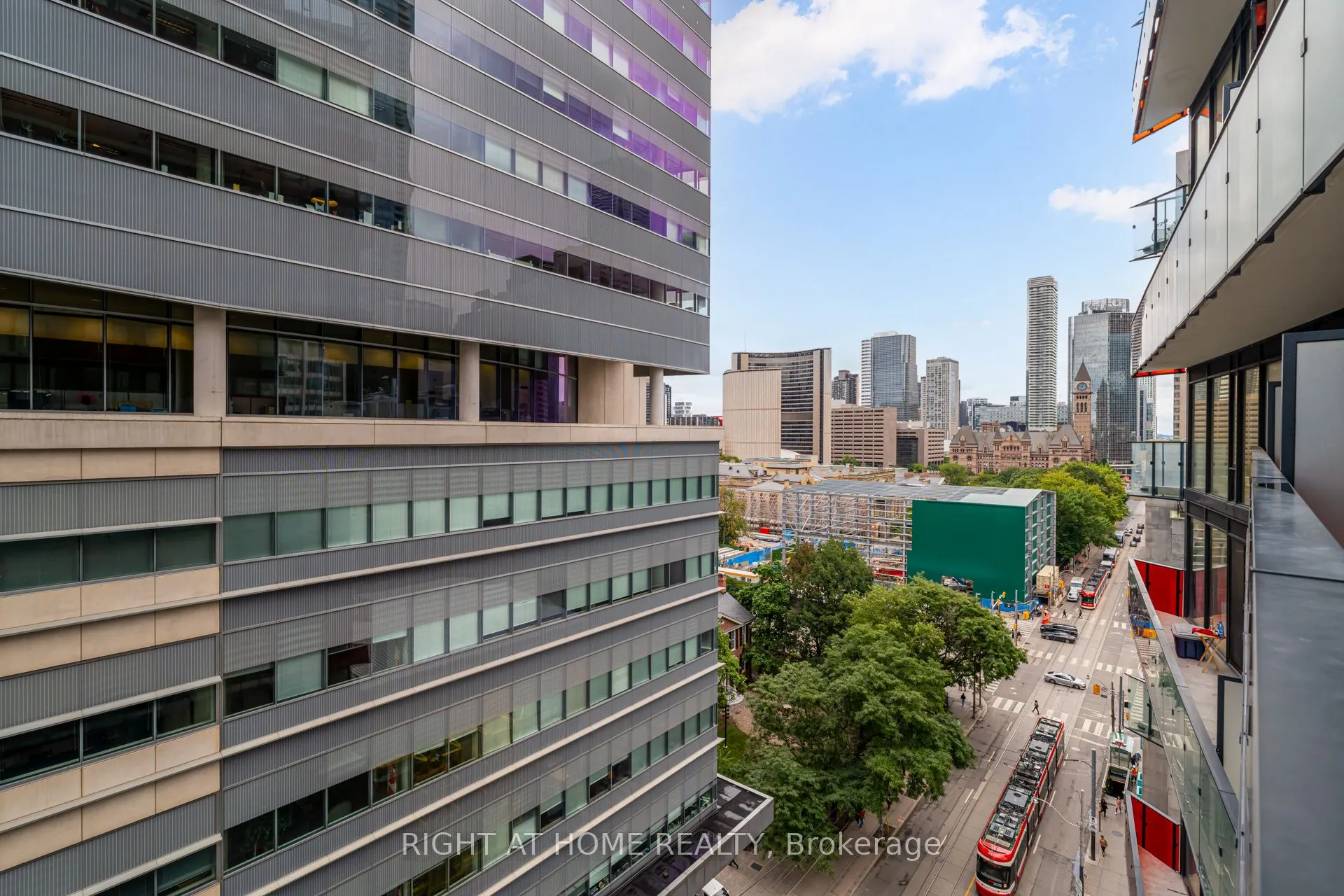 215 queen st west Street, #1105