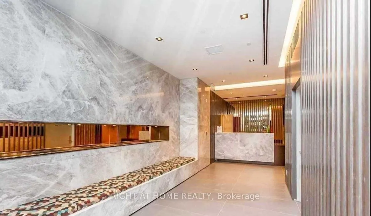 215 queen st west Street, #1105