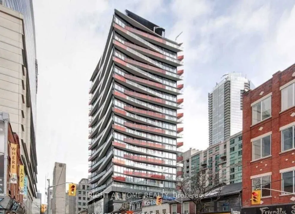 215 queen st west Street, #1105