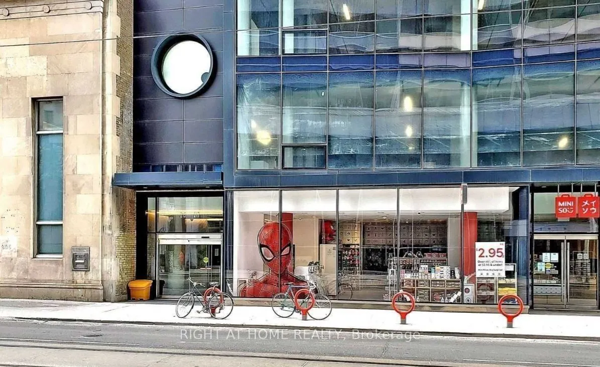 215 queen st west Street, #1105