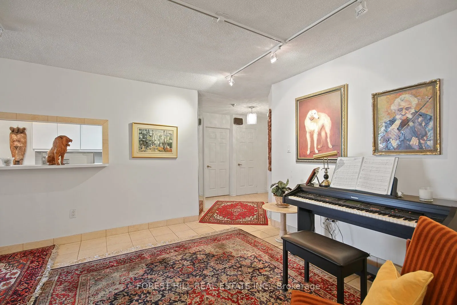 130 Carlton Street, #1101