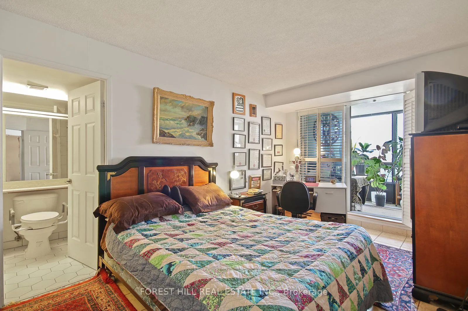 130 Carlton Street, #1101