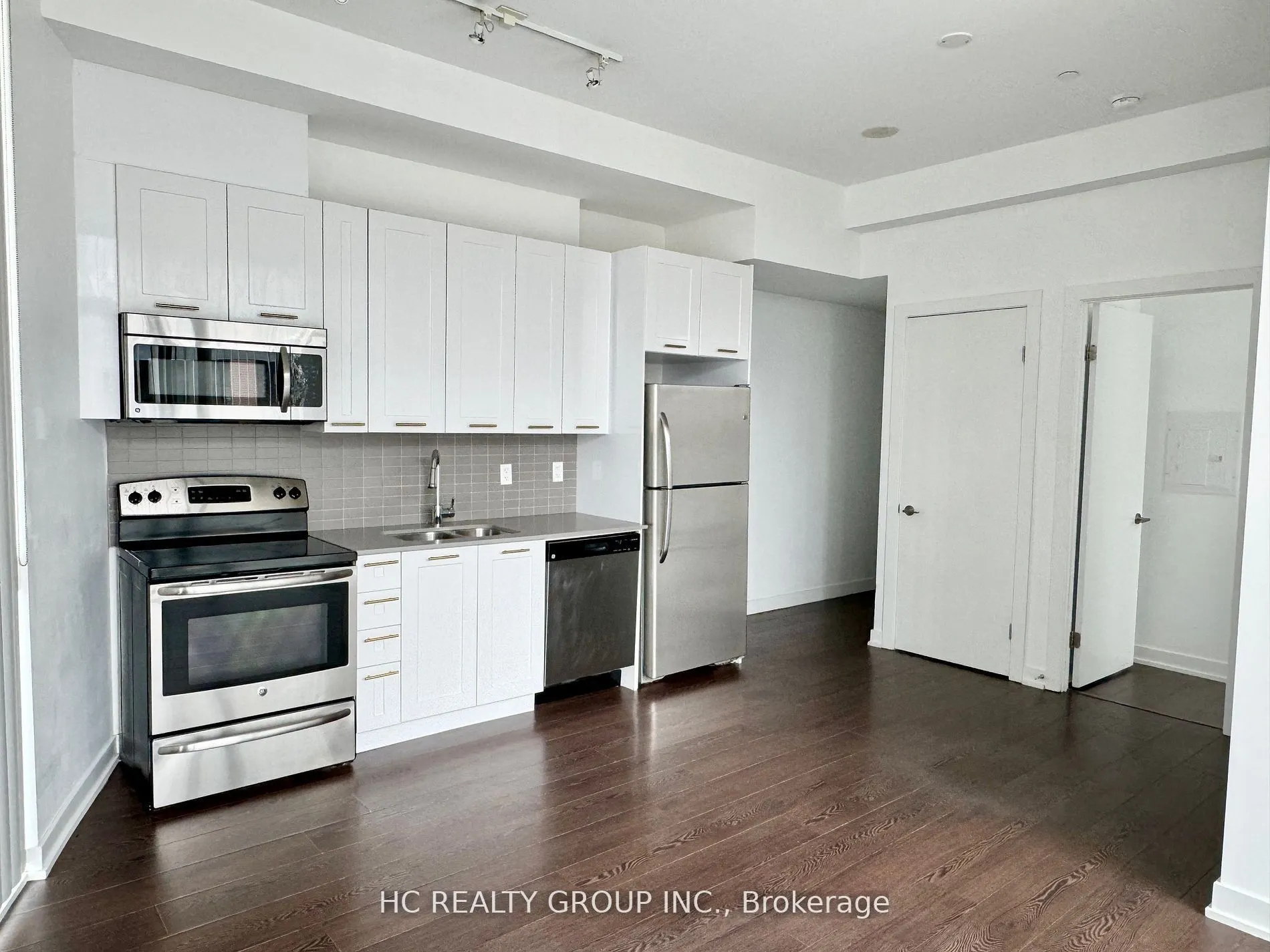 20 Bruyeres Mews, #601