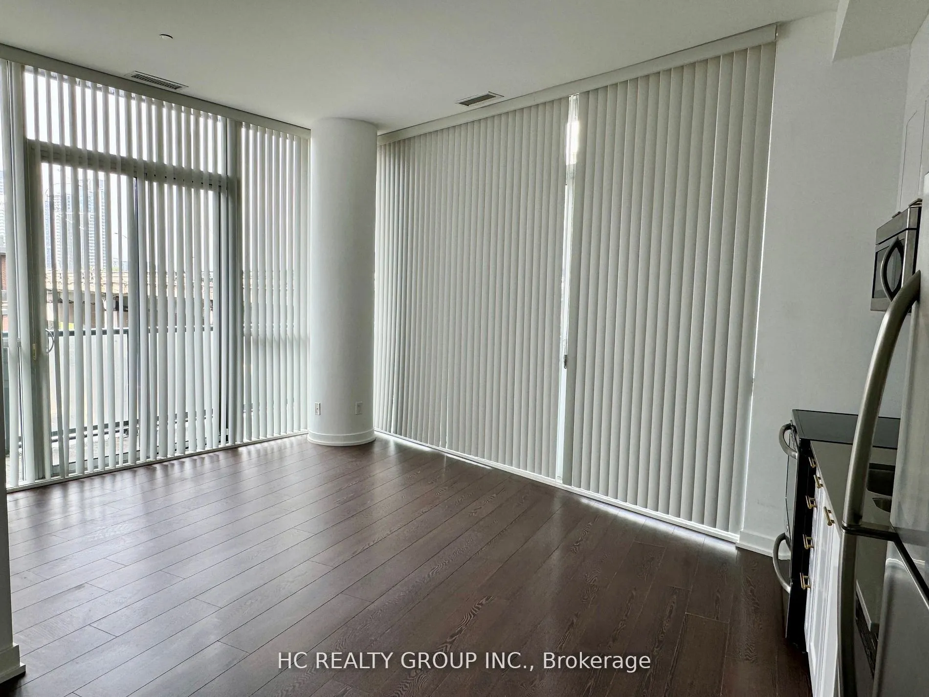20 Bruyeres Mews, #601