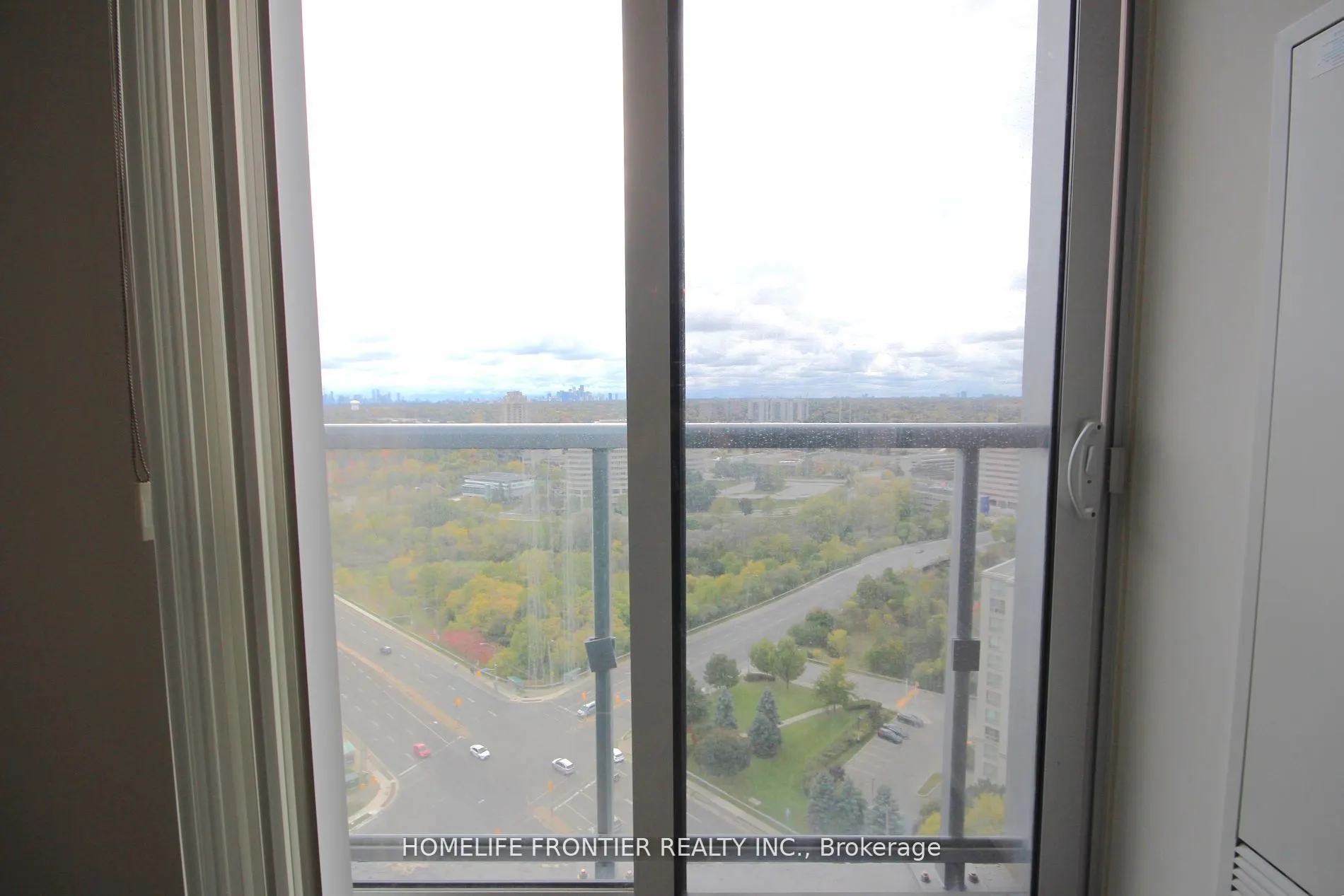 18 Graydon Hall Drive, #1902