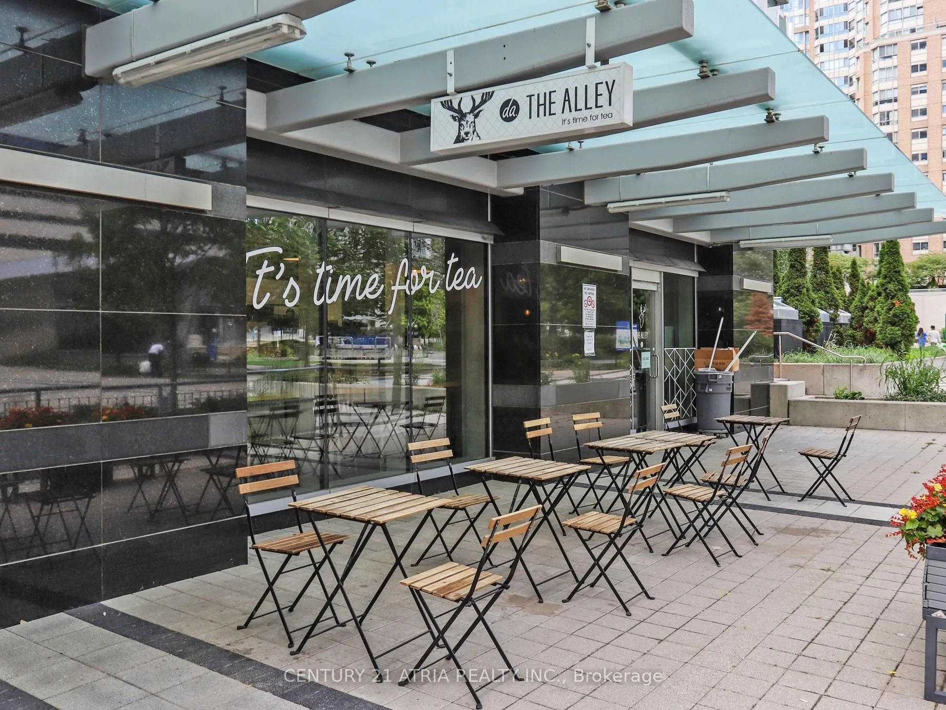 382 Yonge Street, #1