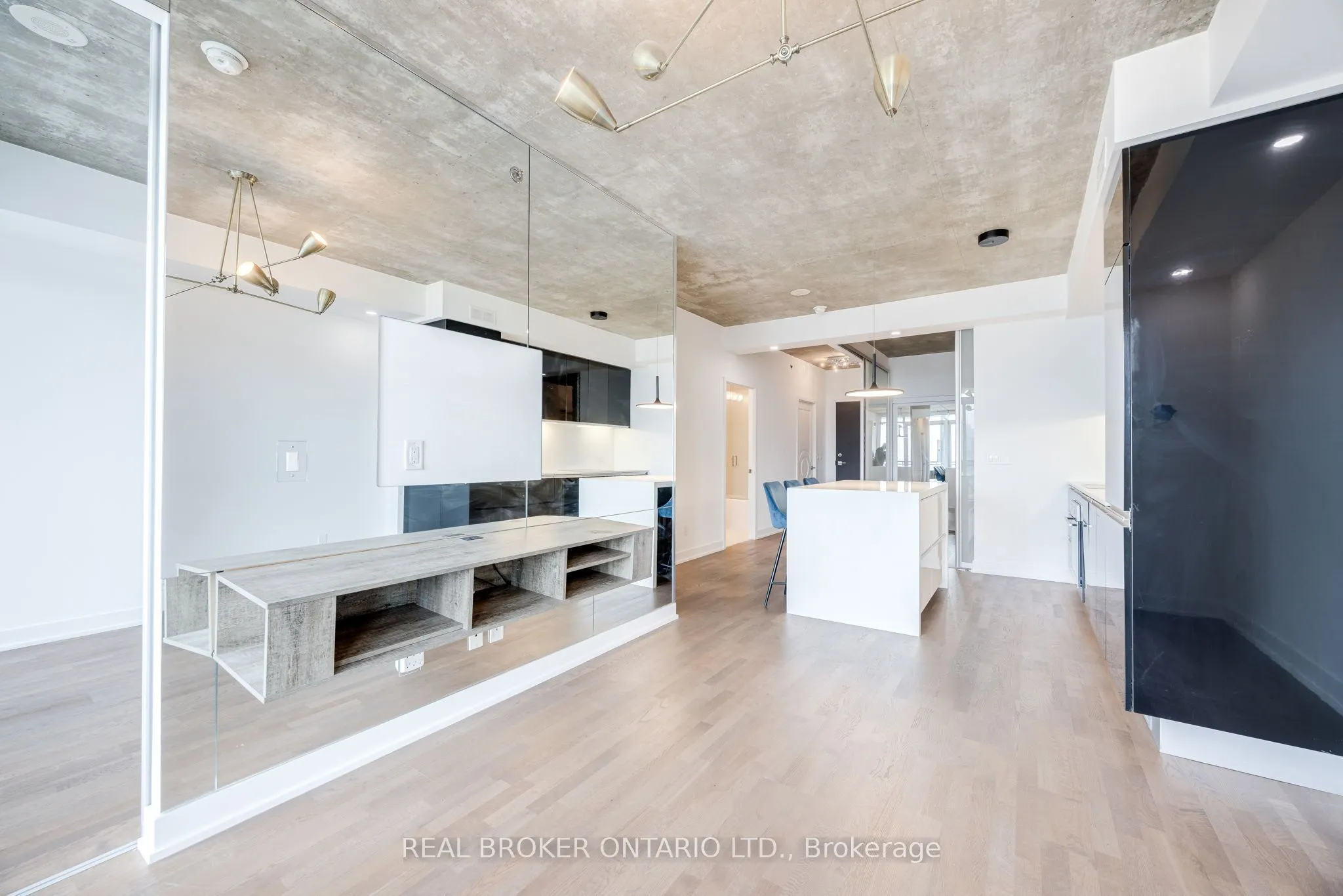 20 Minowan Miikan Lane, #925