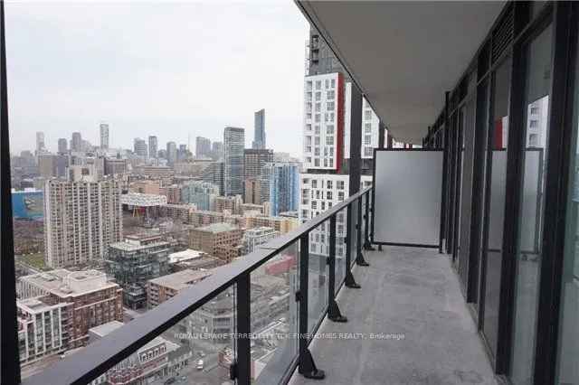 125 Peter Street, #802