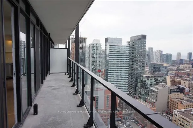 125 Peter Street, #802