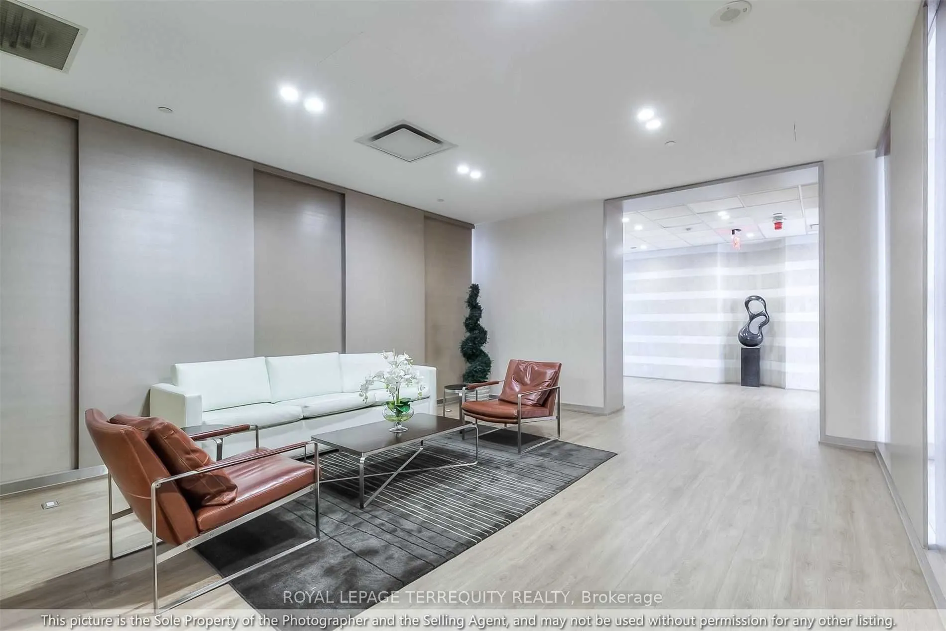 70 Roehampton Avenue, #317