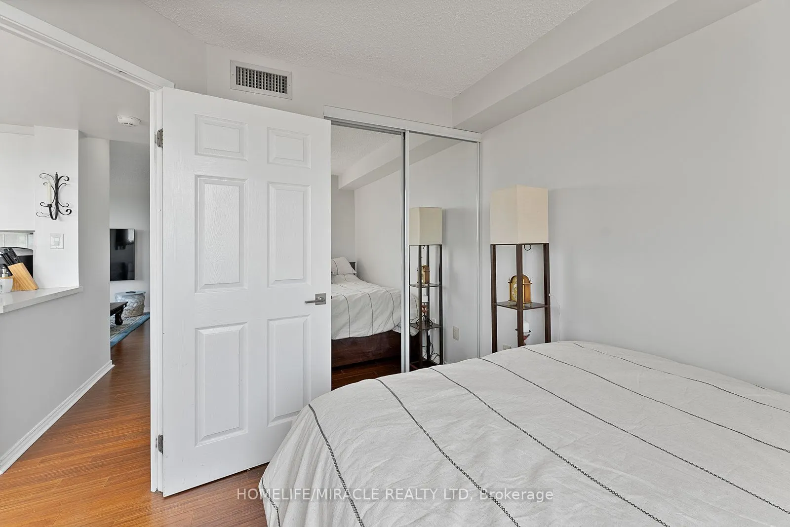 7 Concorde Place, #2009
