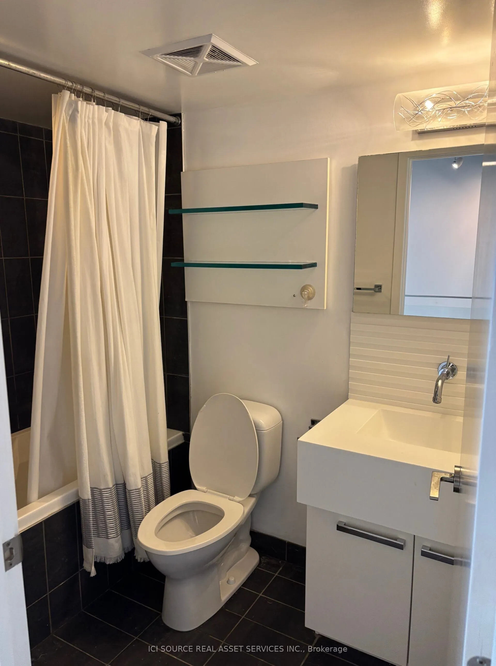 55 Stewart Street, #123