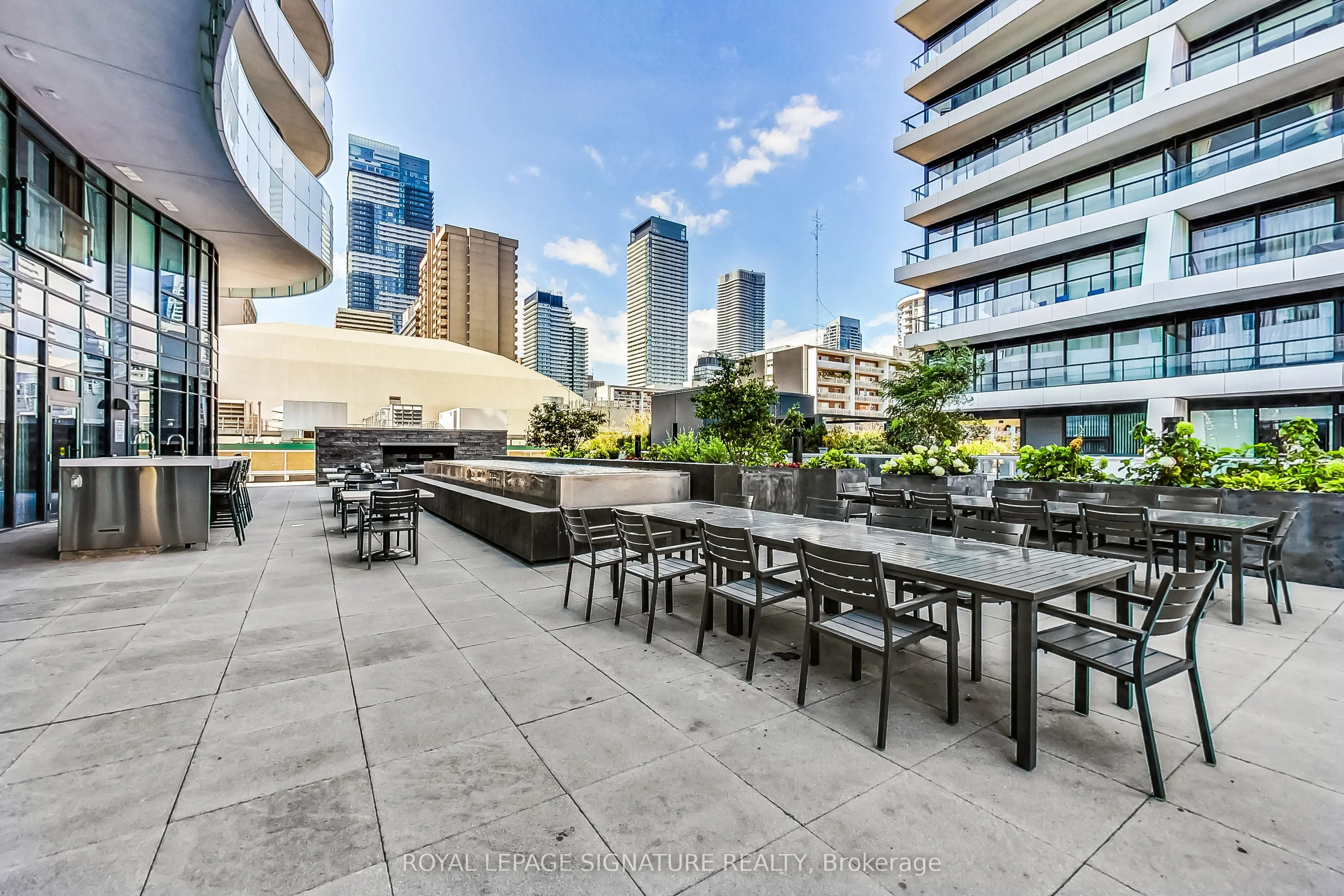 403 Church Street, #4002