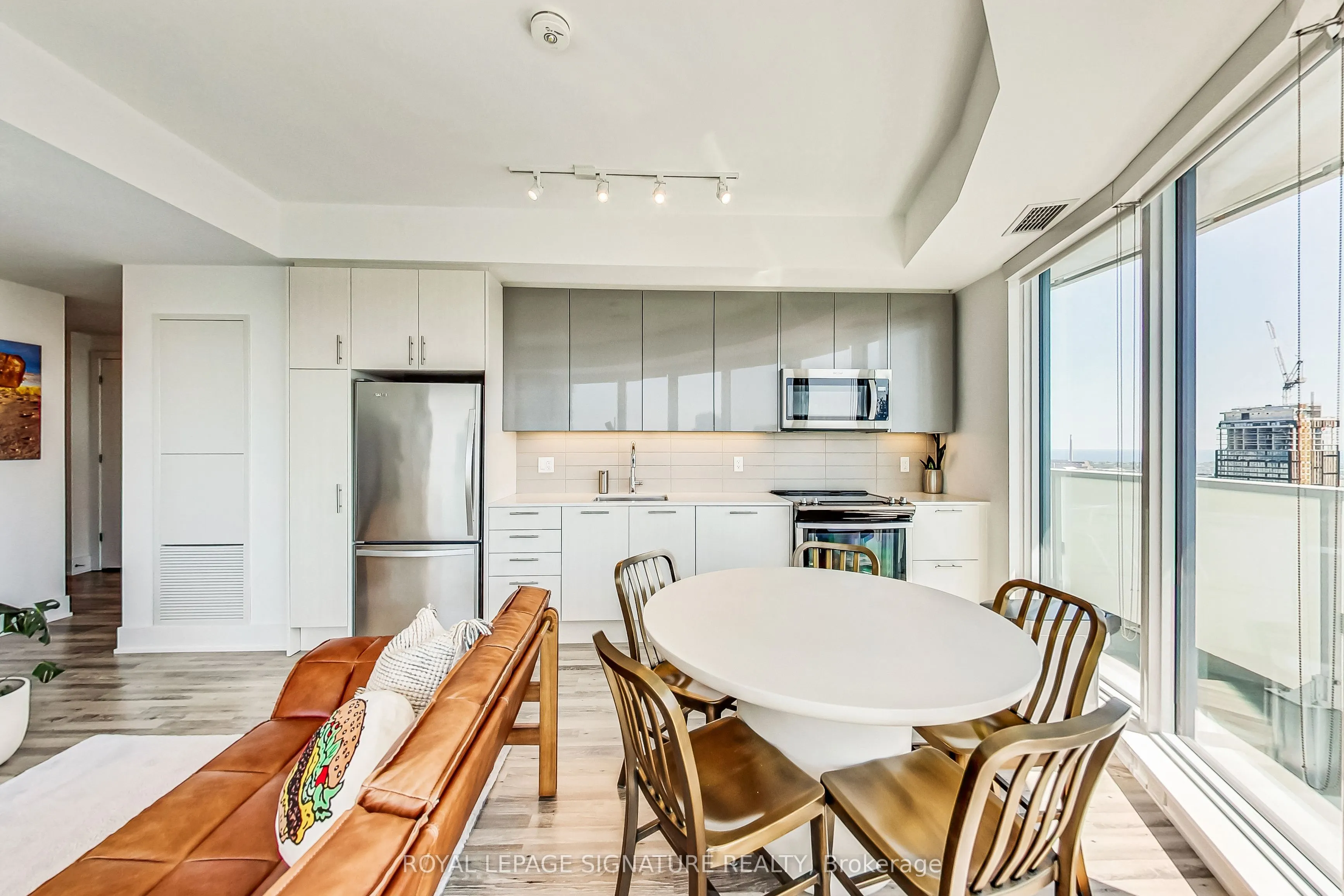 403 Church Street, #4002