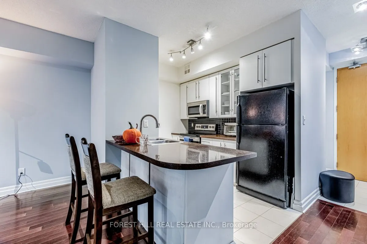 70 Alexander Street, #305