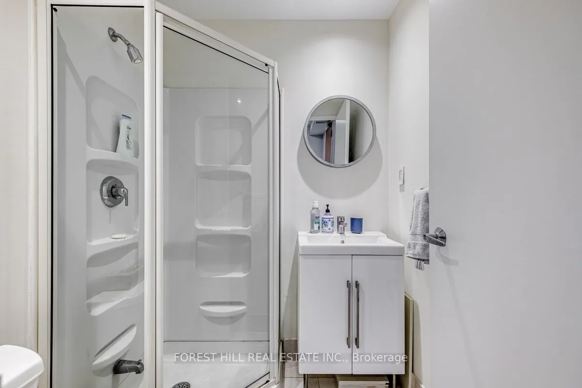 70 Alexander Street, #305
