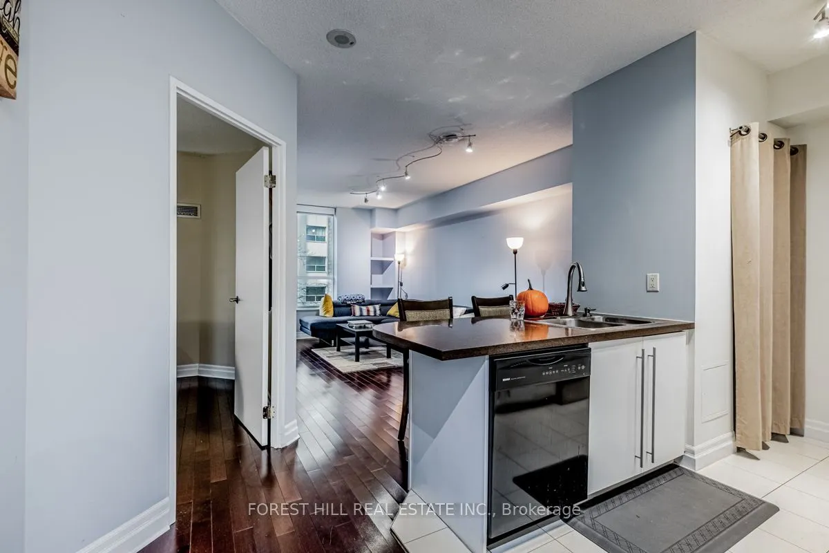 70 Alexander Street, #305