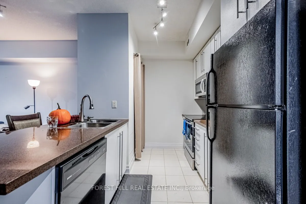 70 Alexander Street, #305