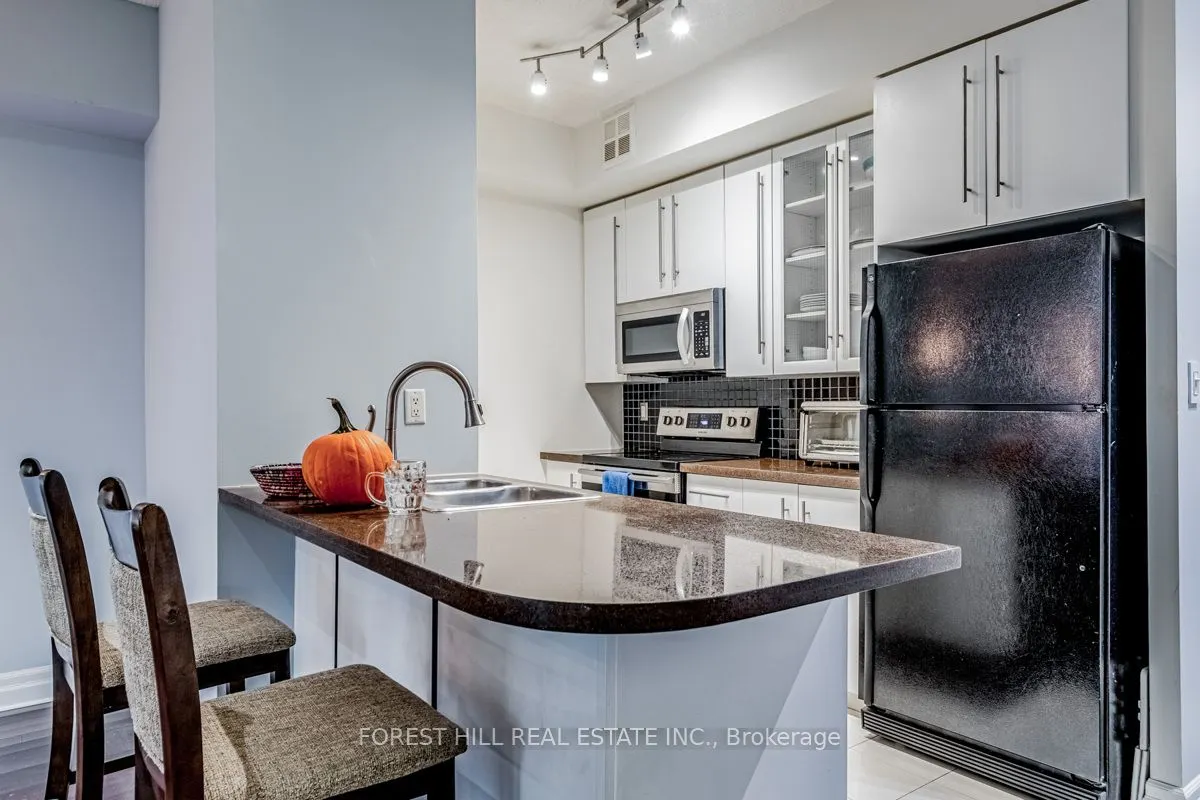 70 Alexander Street, #305