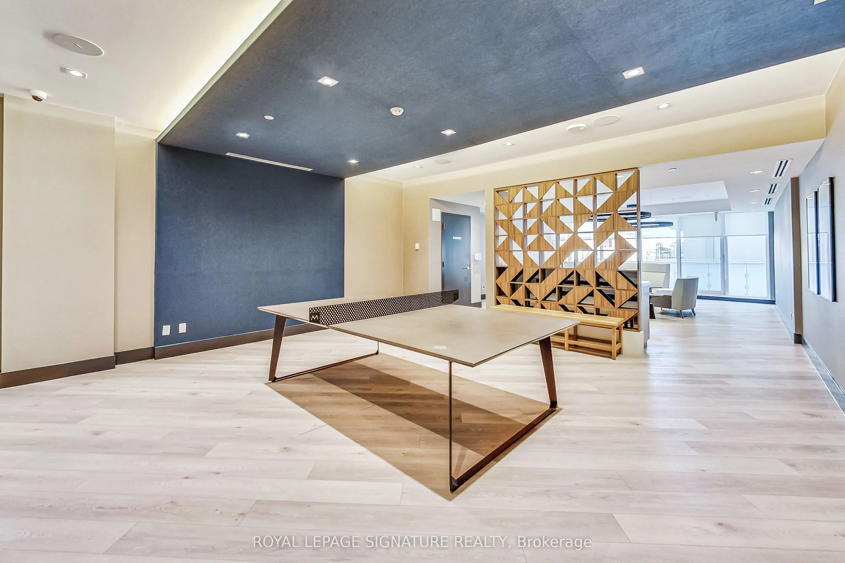 403 Church Street, #4002