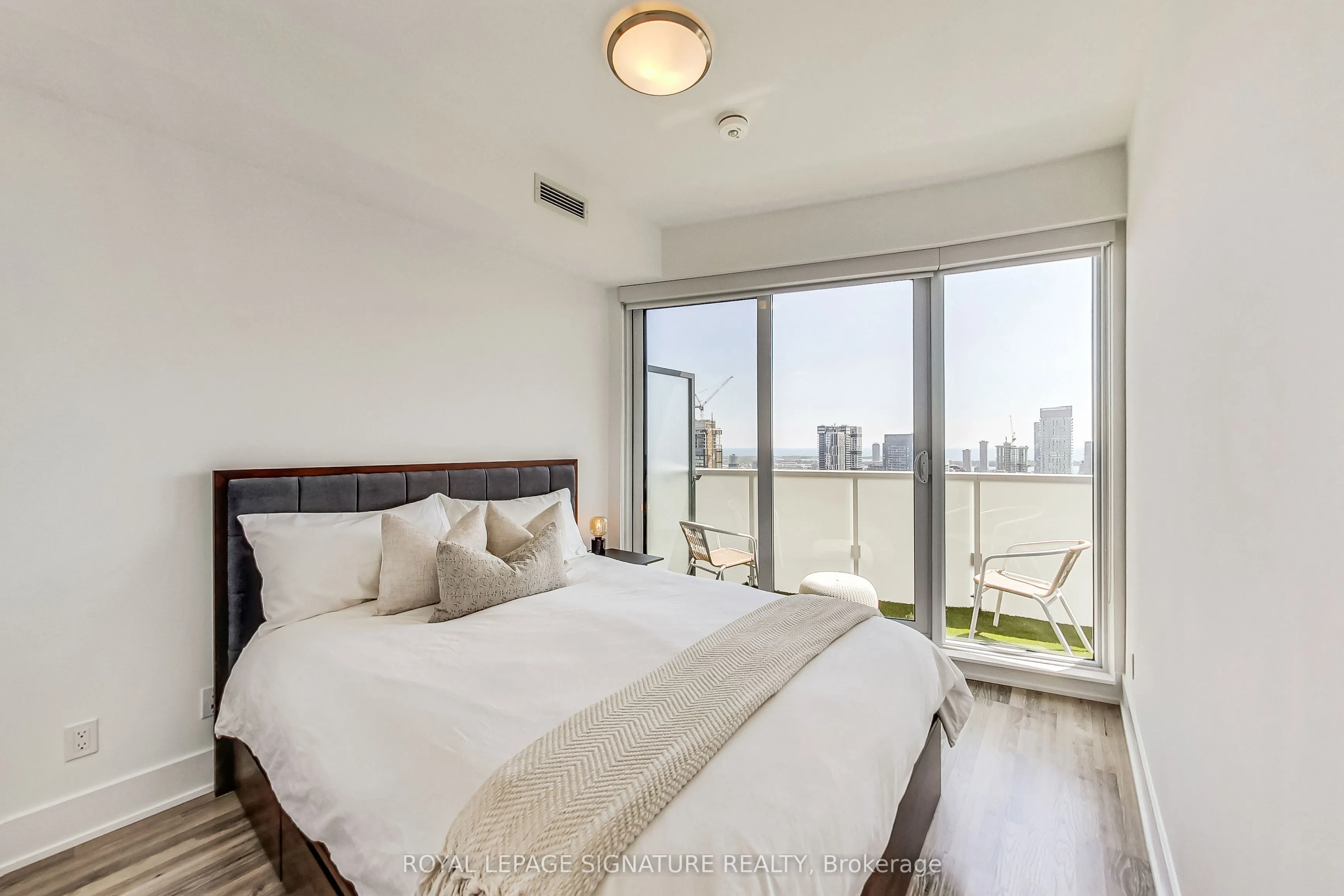 403 Church Street, #4002