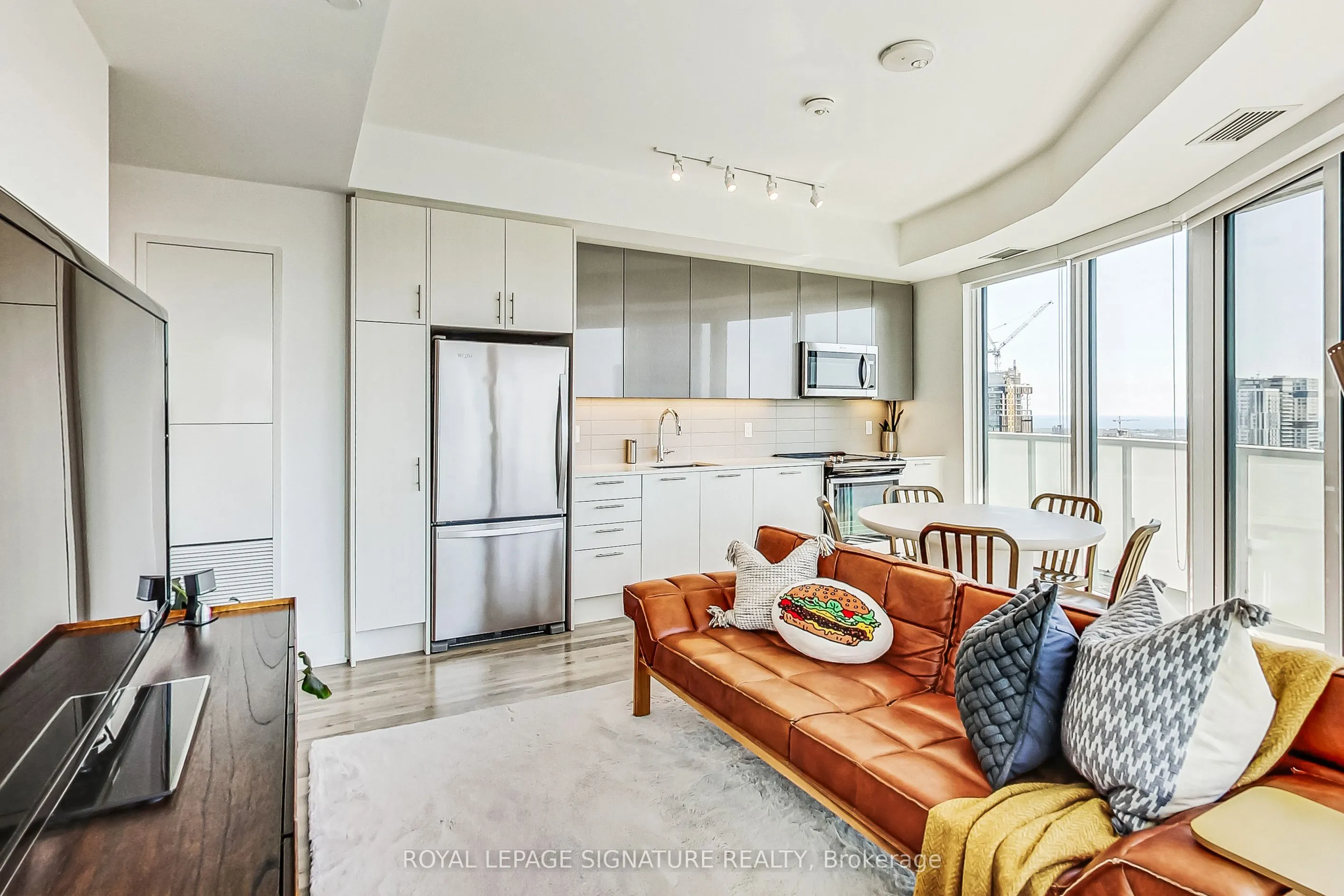 403 Church Street, #4002