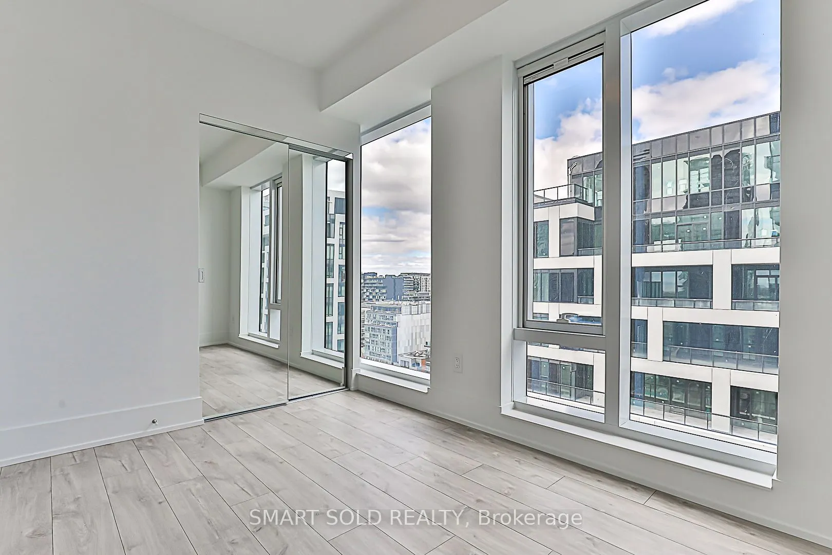 480 Front st west Street W, #1504