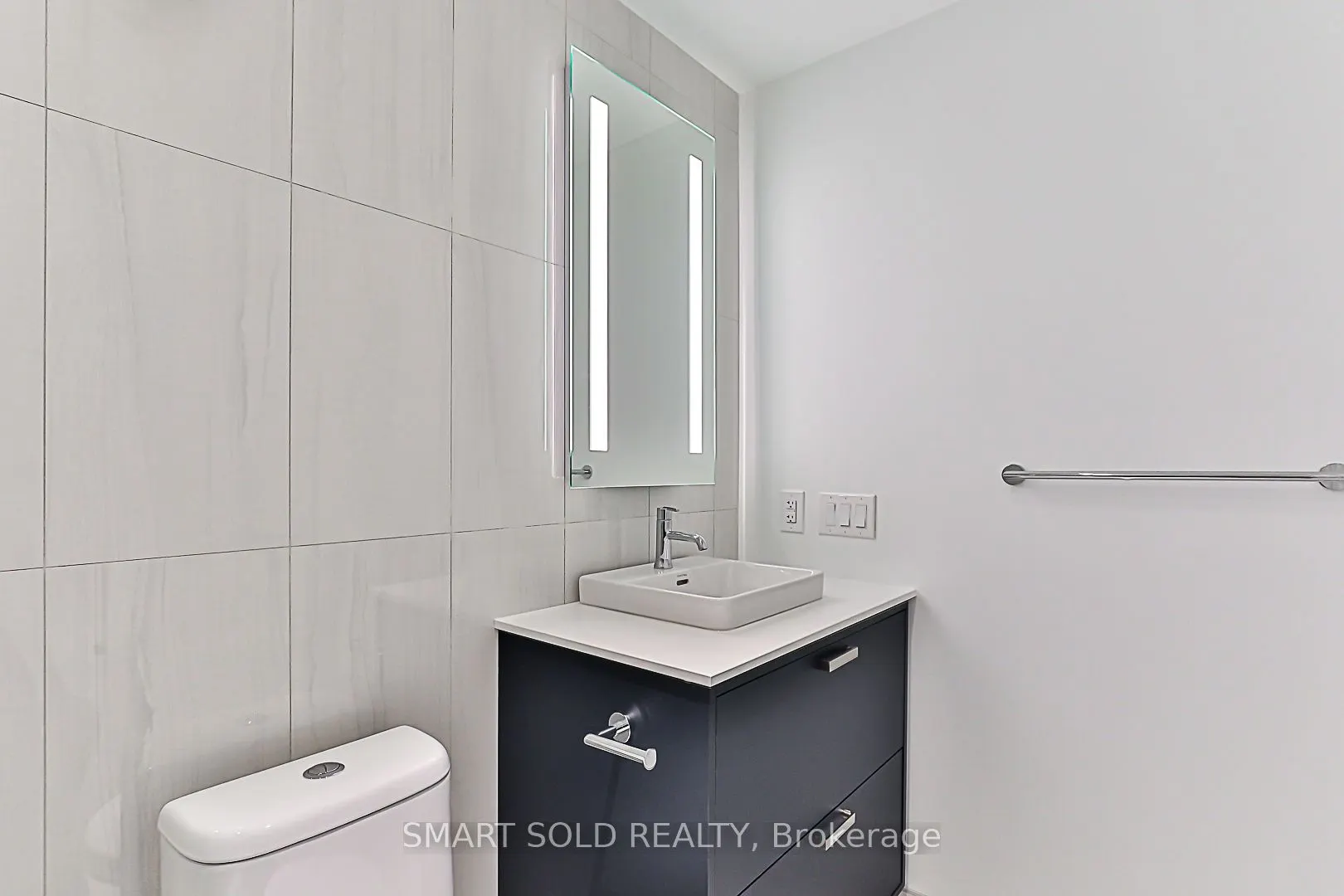 480 Front st west Street W, #1504