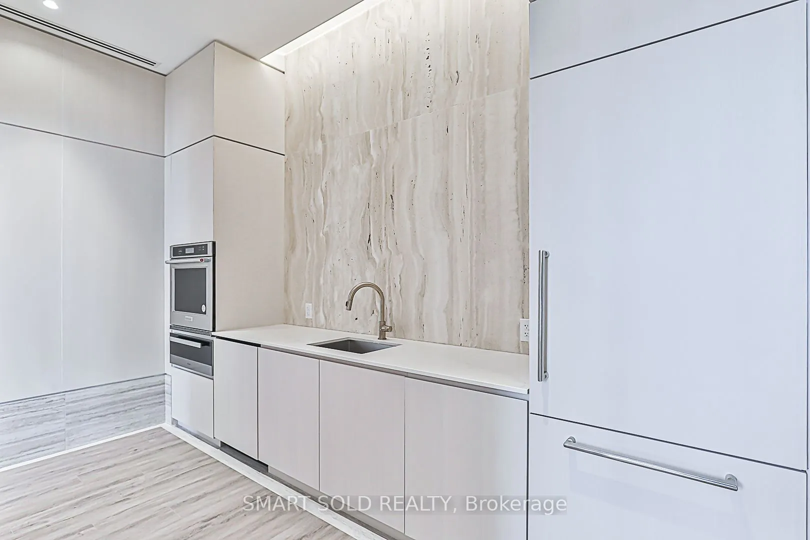 480 Front st west Street W, #1504