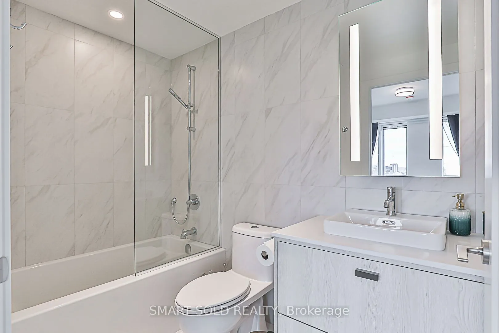 480 Front st west Street W, #1504