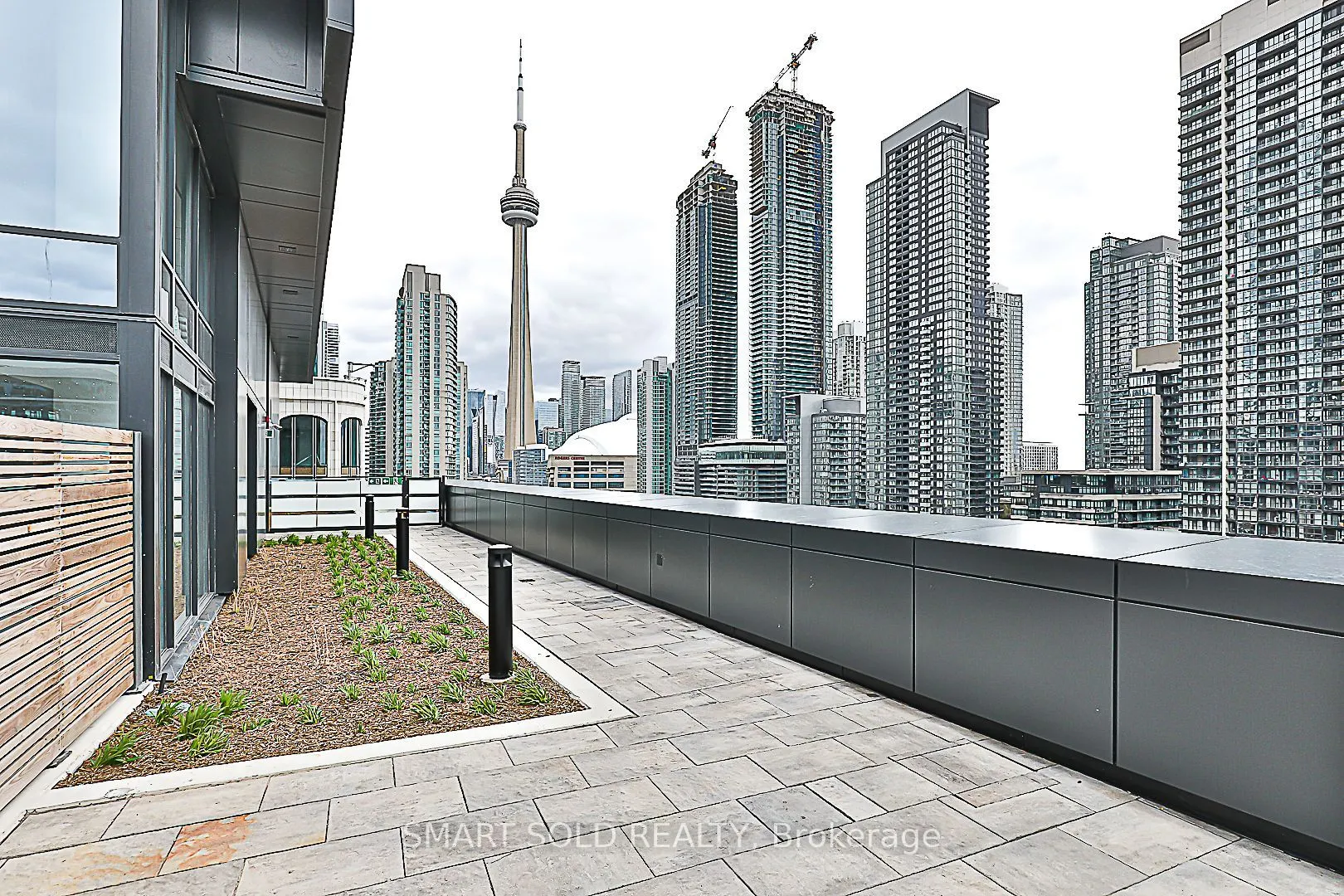 480 Front st west Street W, #1504
