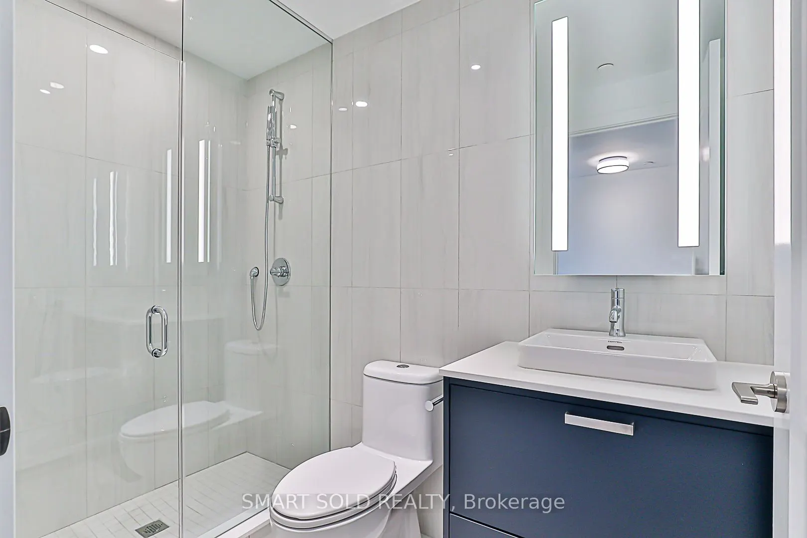 480 Front st west Street W, #1504