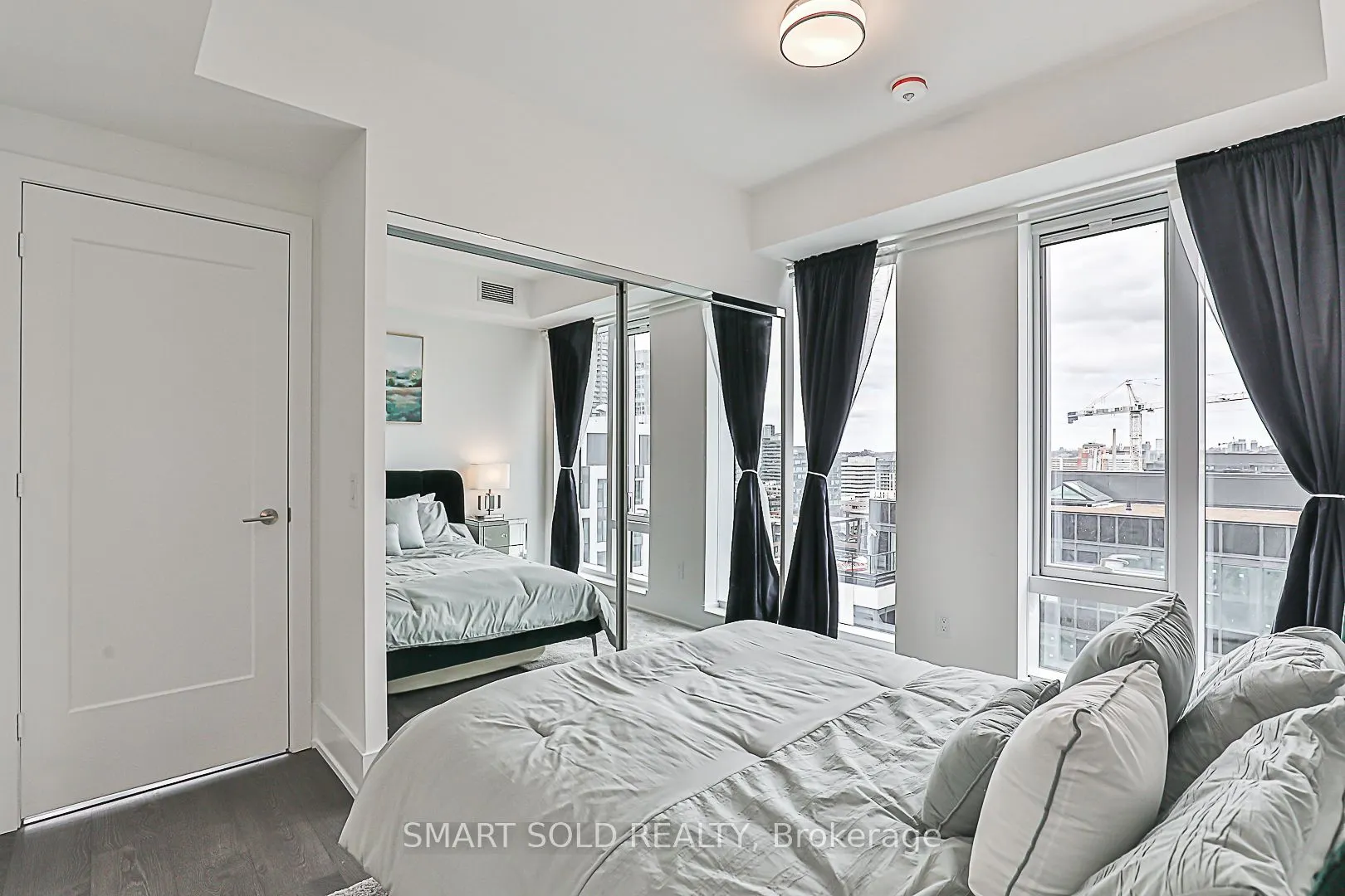 480 Front st west Street W, #1504